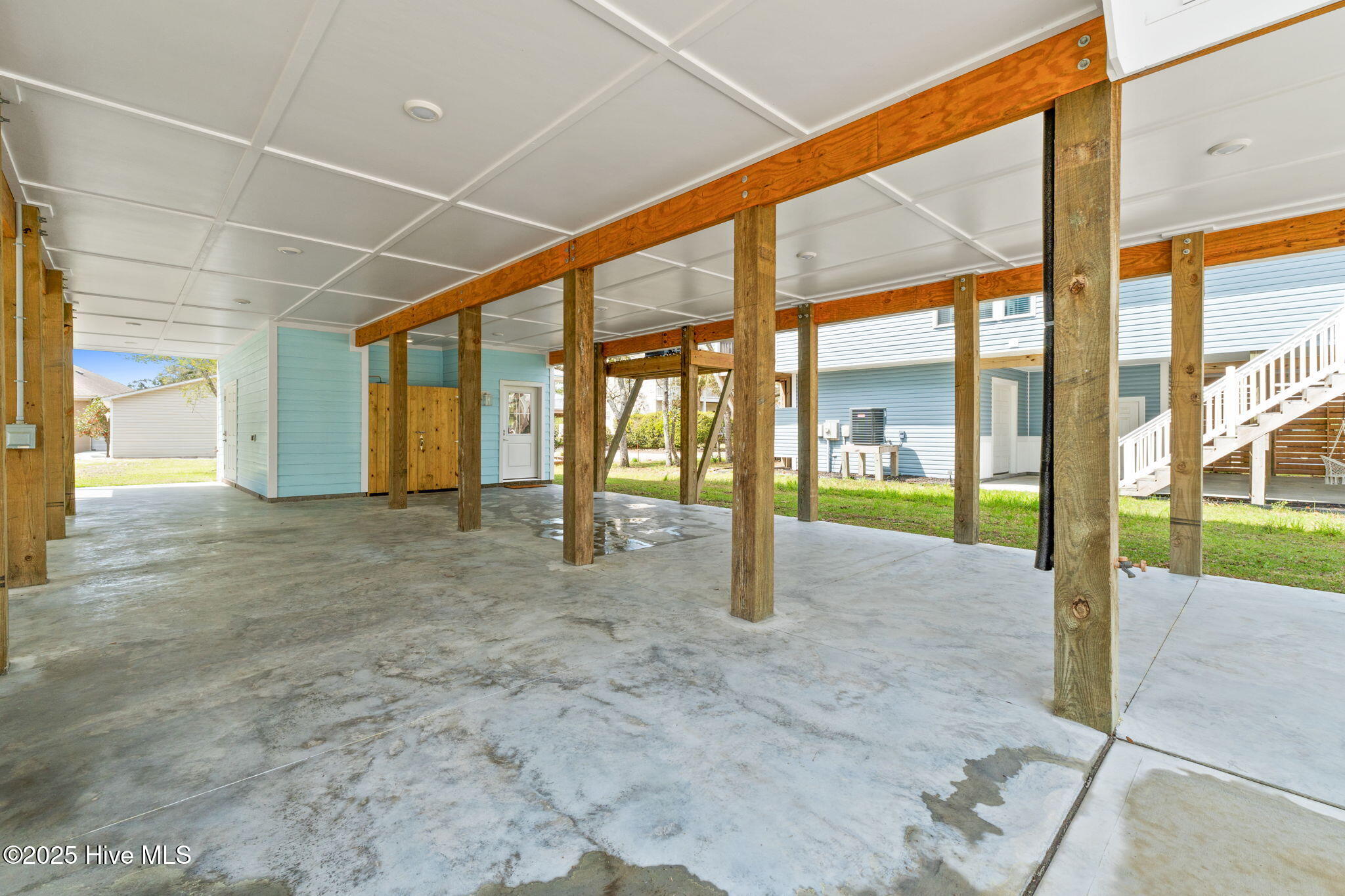2705 E Oak Island Drive Property Photo 61