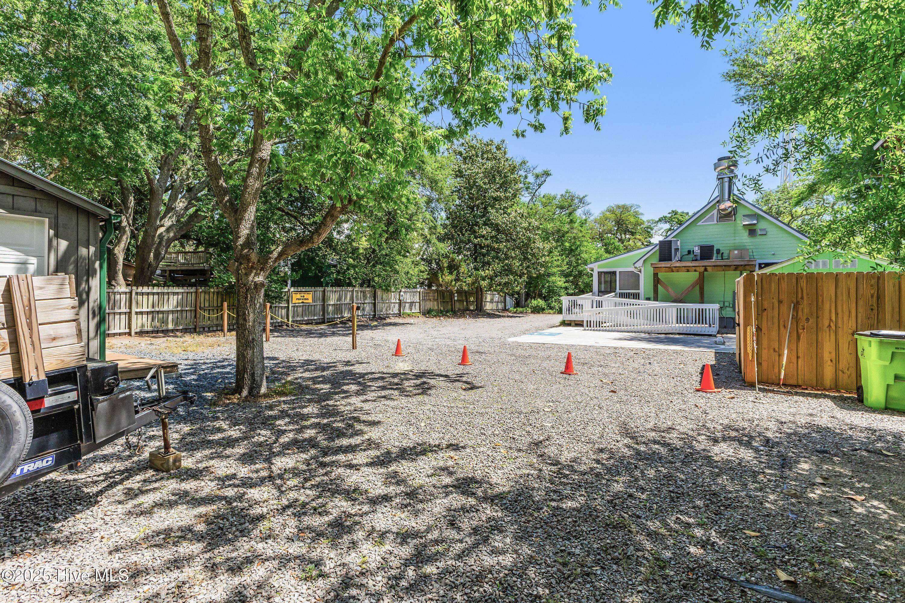 105 E Brown Street Property Photo 7