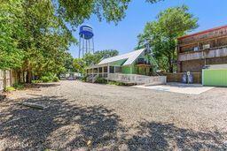 105 E Brown Street Property Photo 8