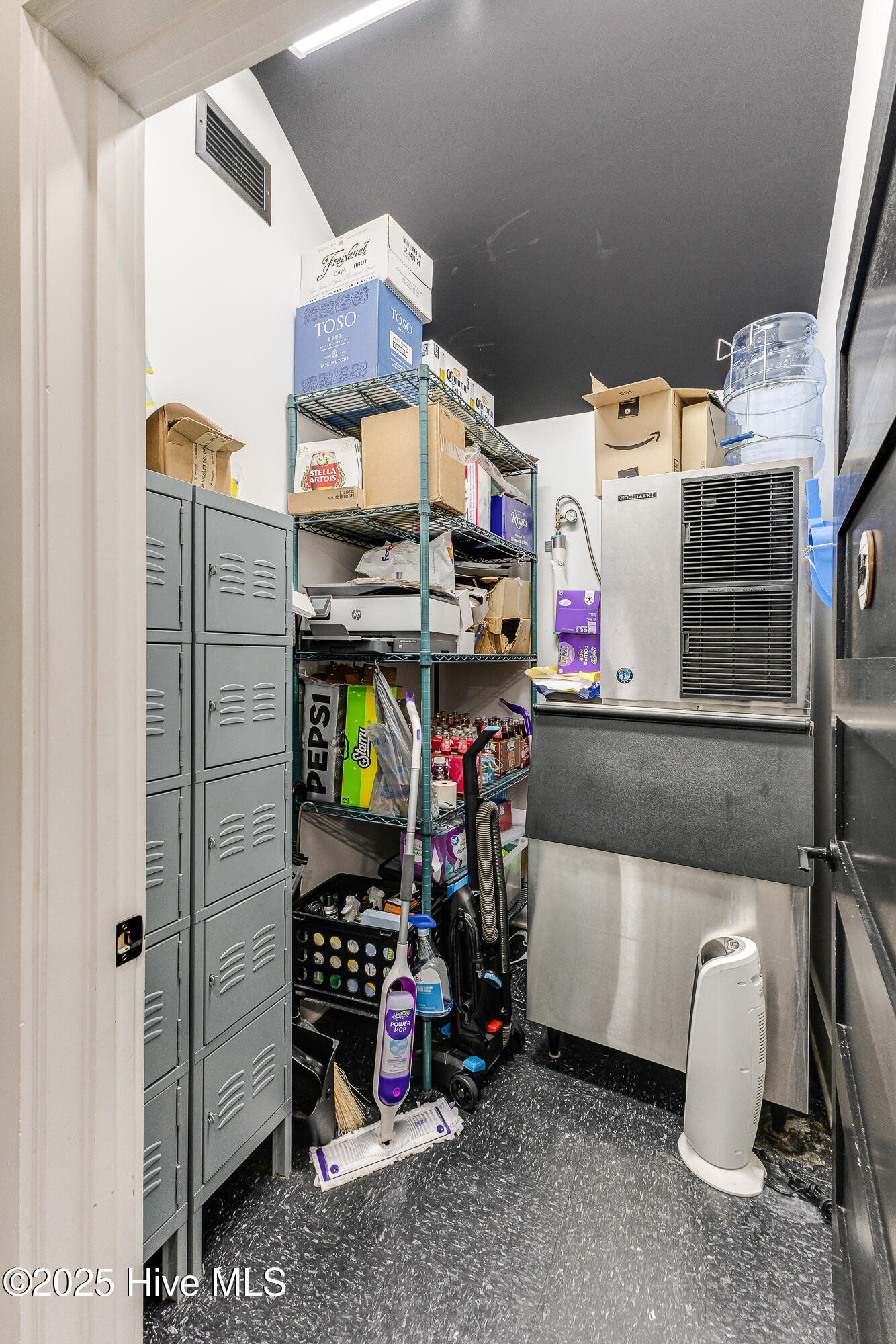 105 E Brown Street Property Photo 27