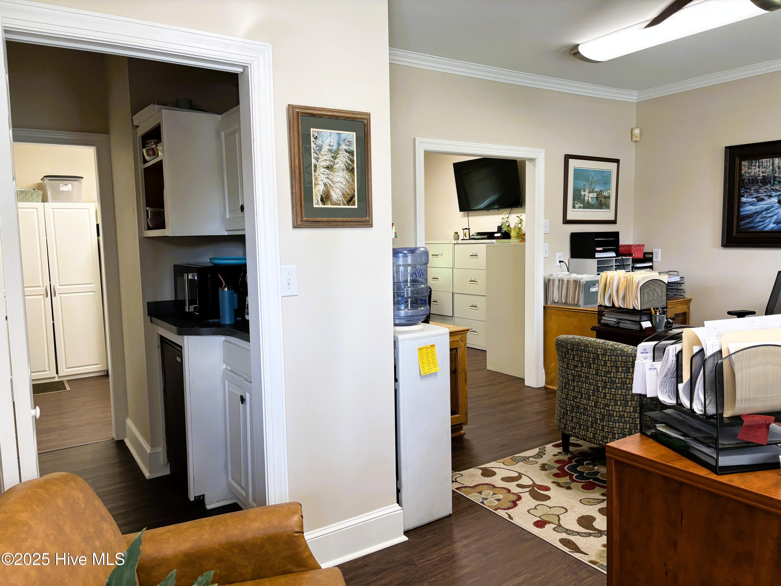 638 W Corbett Avenue Property Photo 7