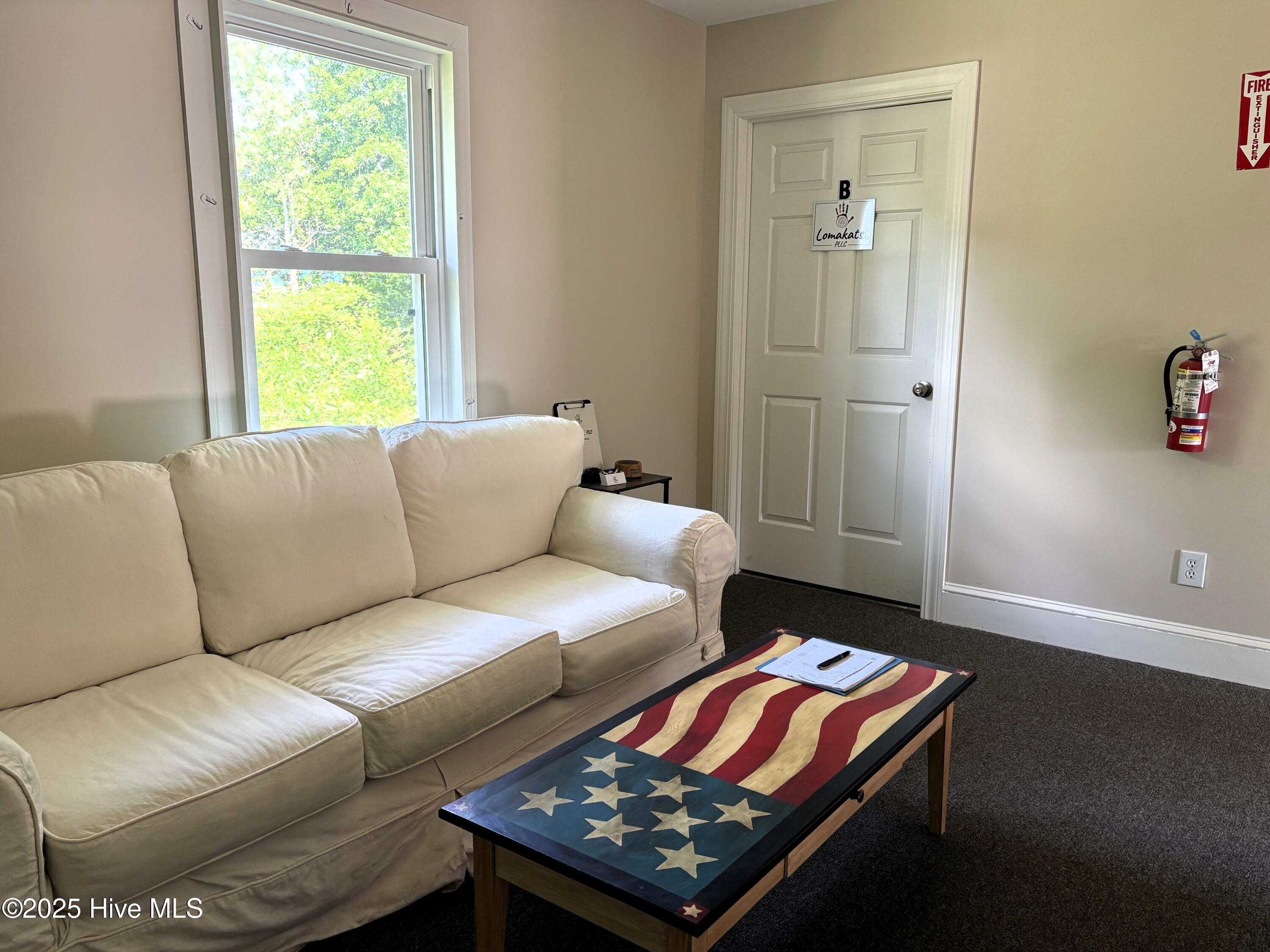 638 W Corbett Avenue Property Photo 11