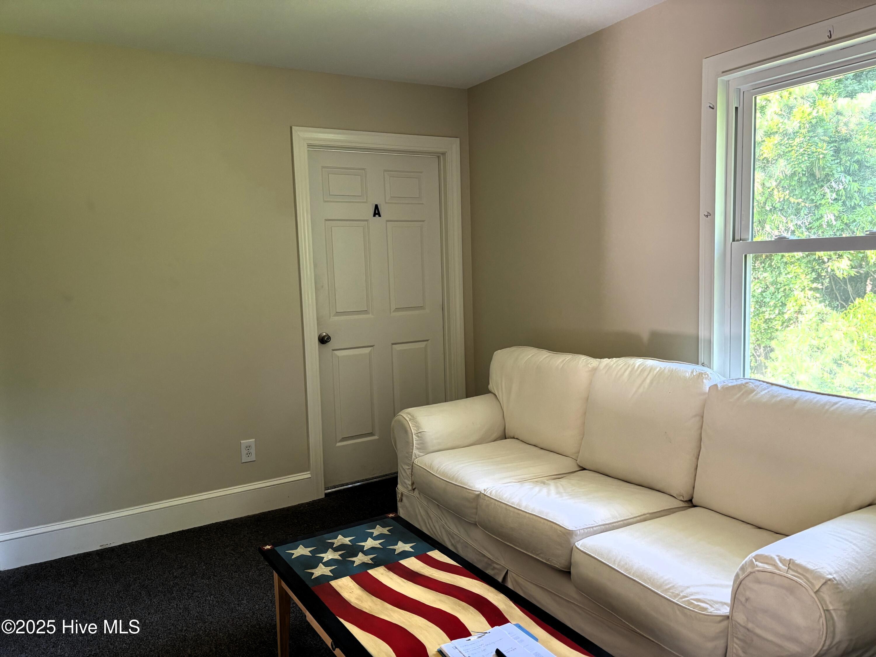 638 W Corbett Avenue Property Photo 12