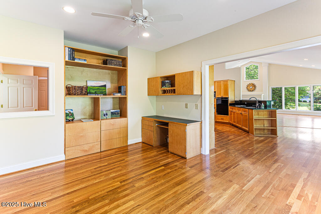 20 Shenecossett Lane Property Photo 15