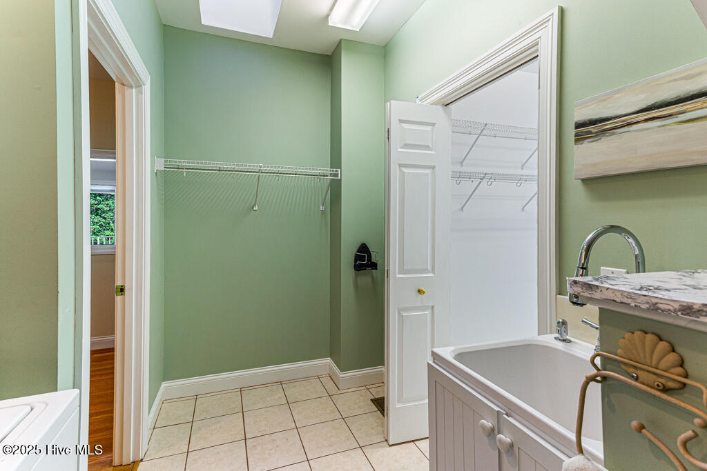 20 Shenecossett Lane Property Photo 23