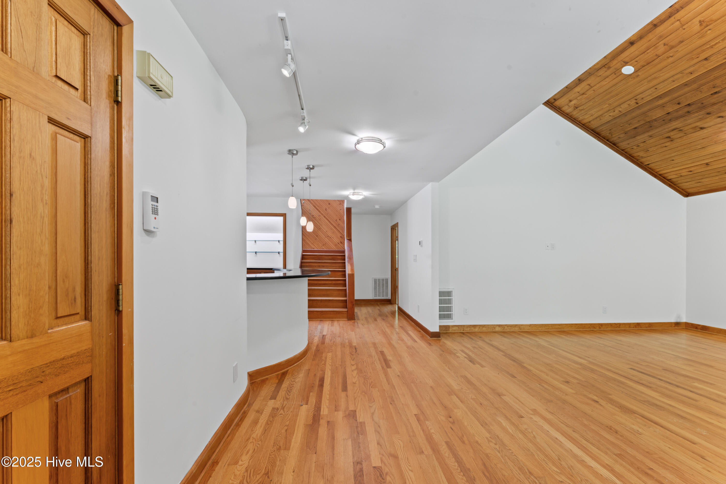 1000 Phils Creek Road Property Photo 7