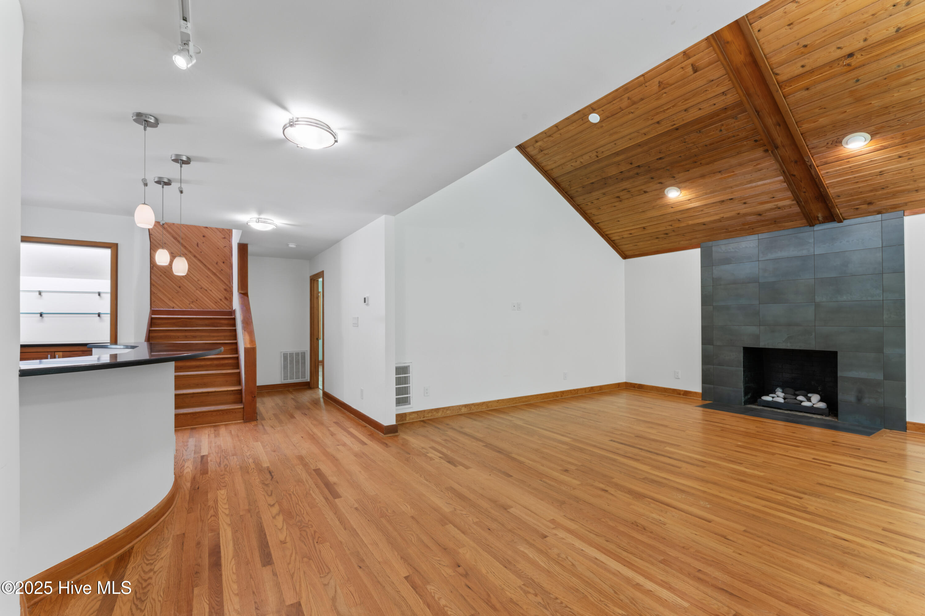 1000 Phils Creek Road Property Photo 9