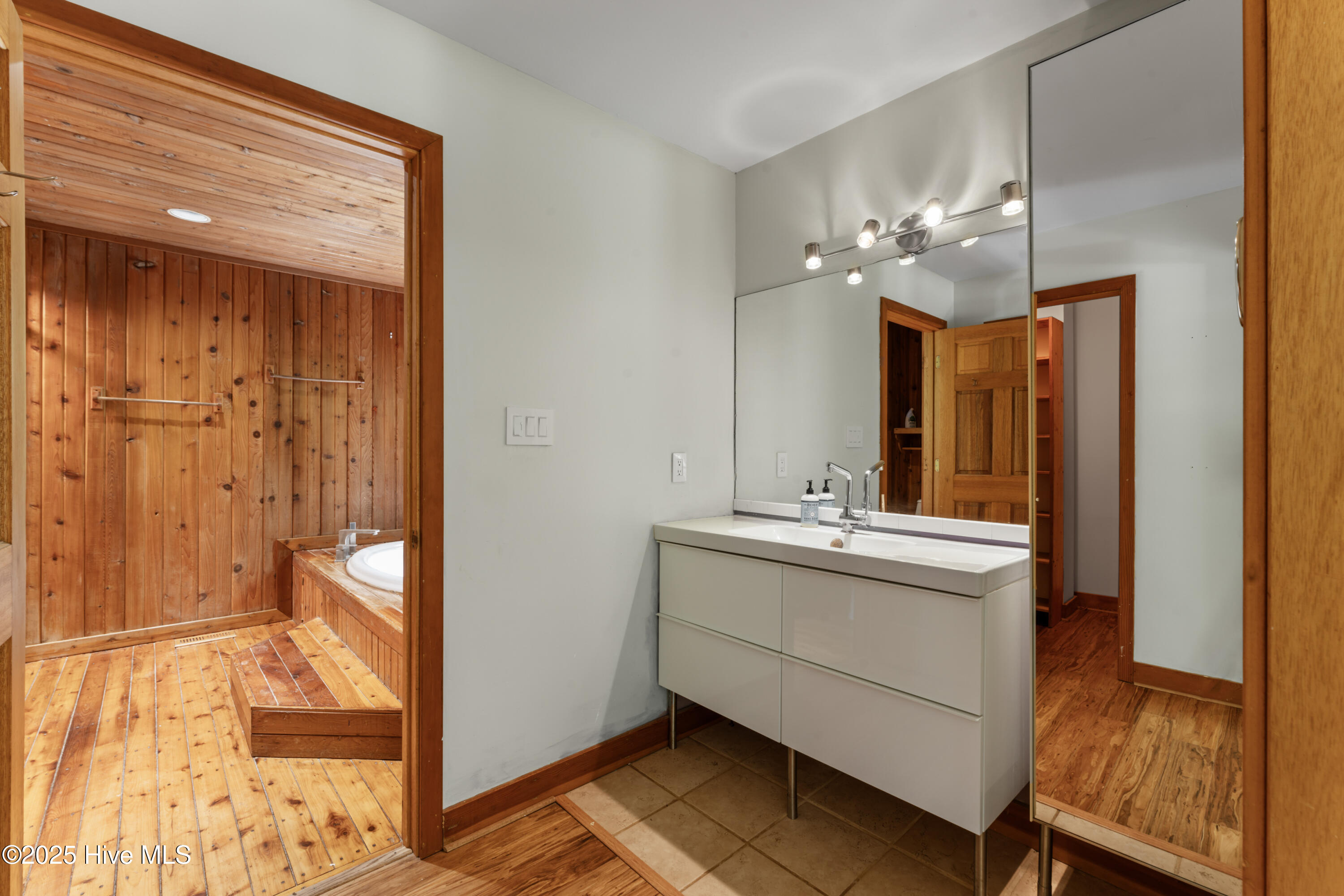 1000 Phils Creek Road Property Photo 27