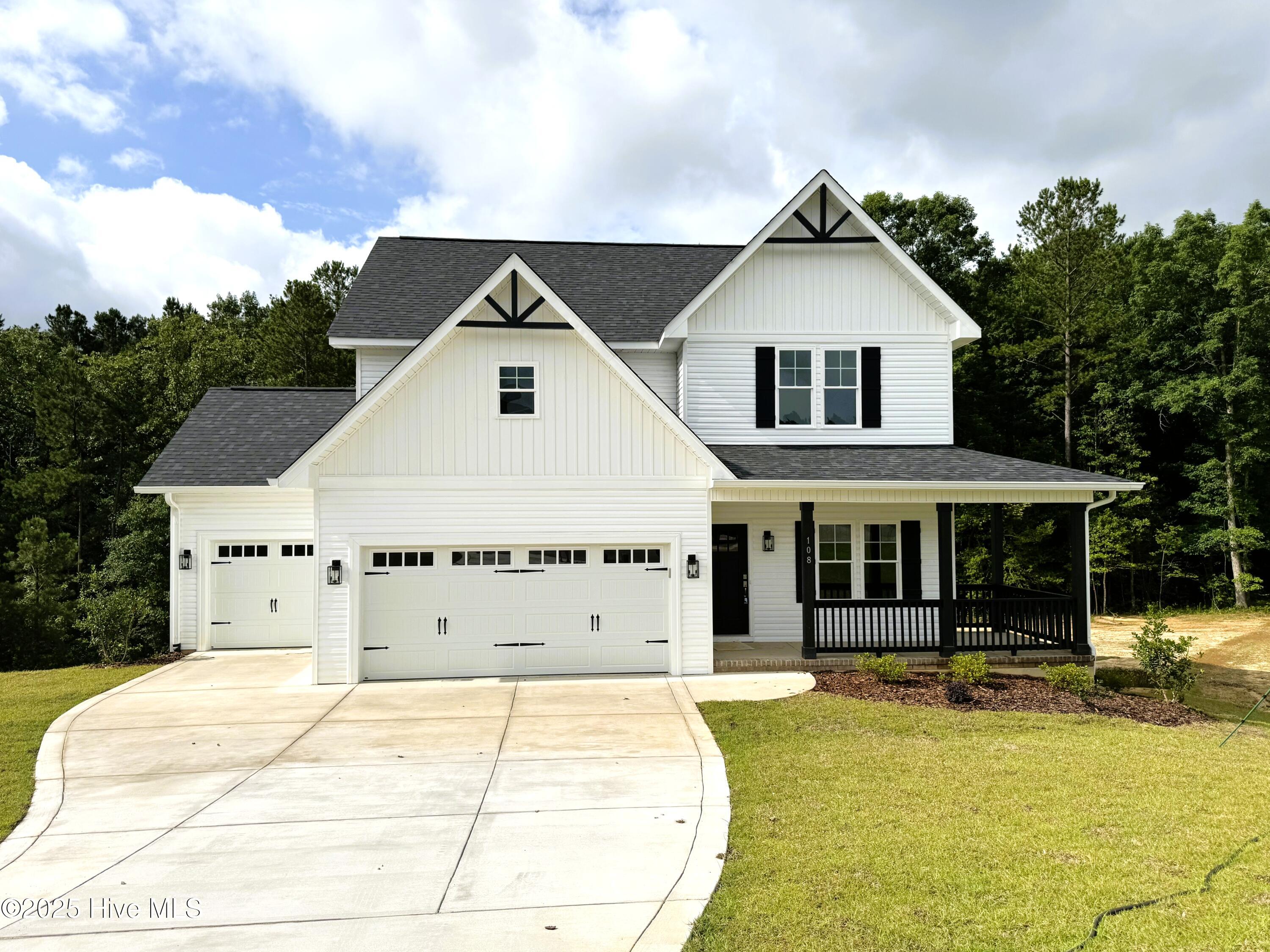 108 Woodford Lane Property Photo 1