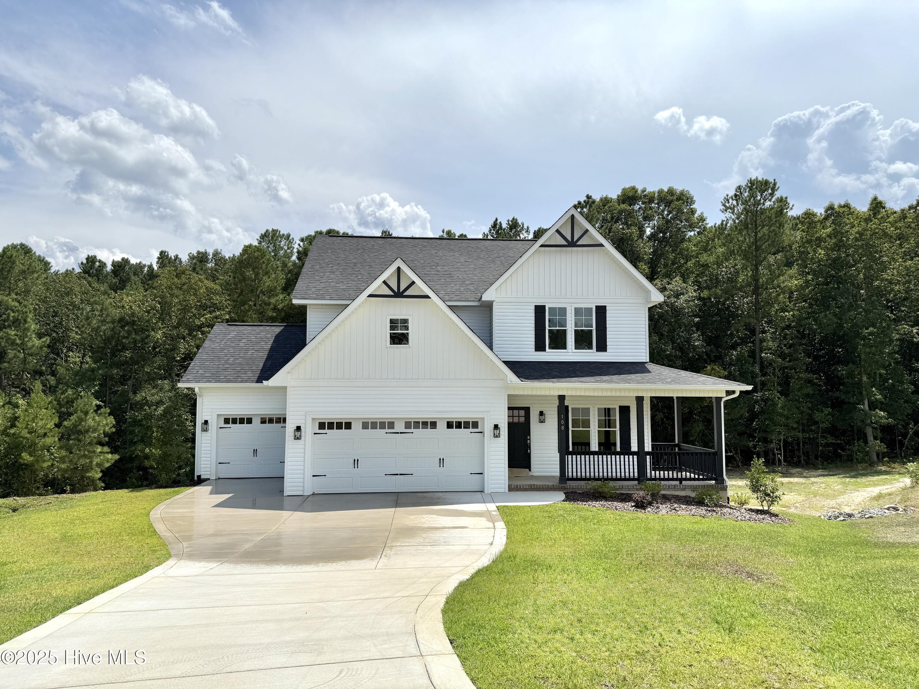 108 Woodford Lane Property Photo 1