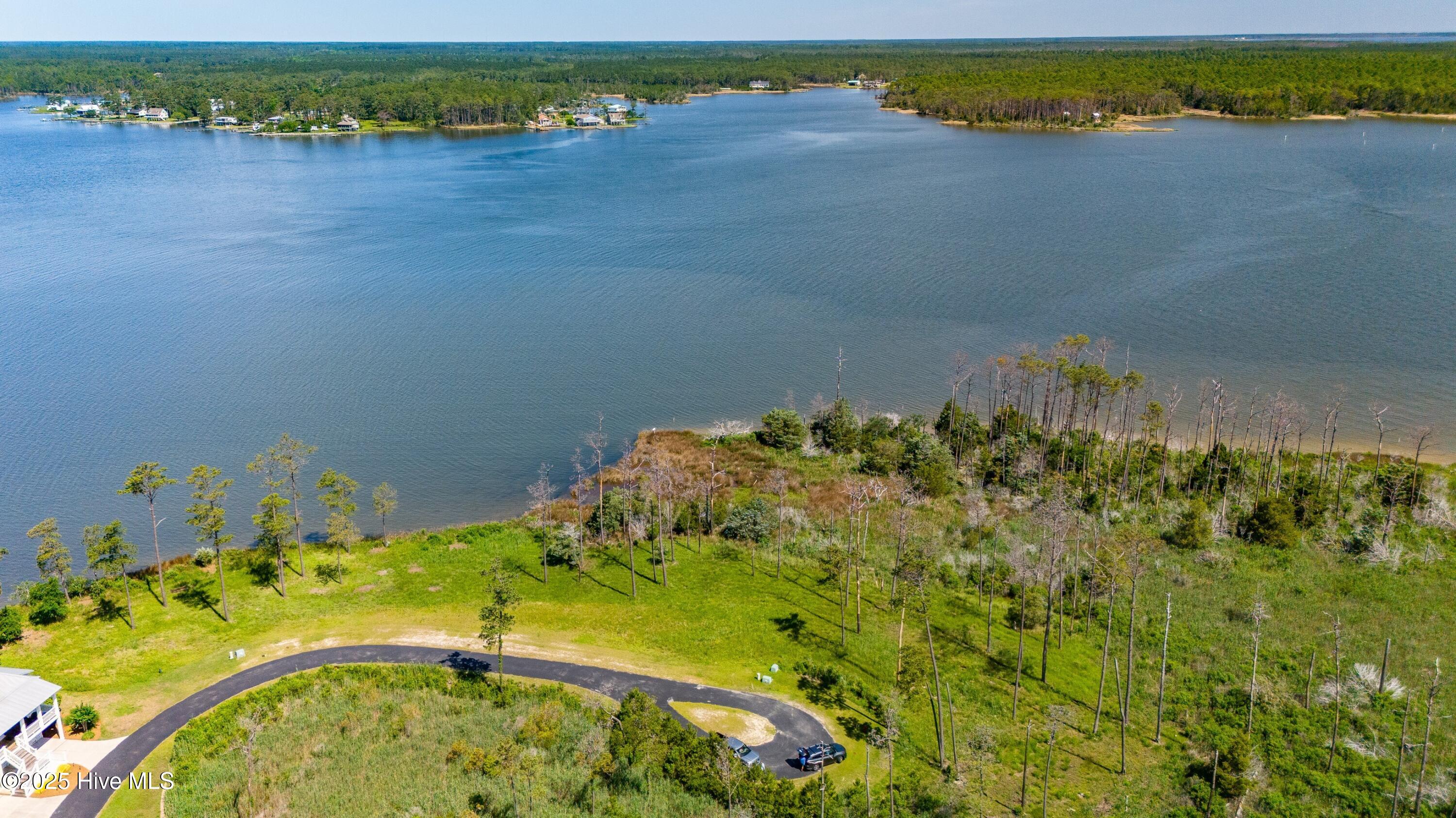 489 Ballast Point Property Photo 2