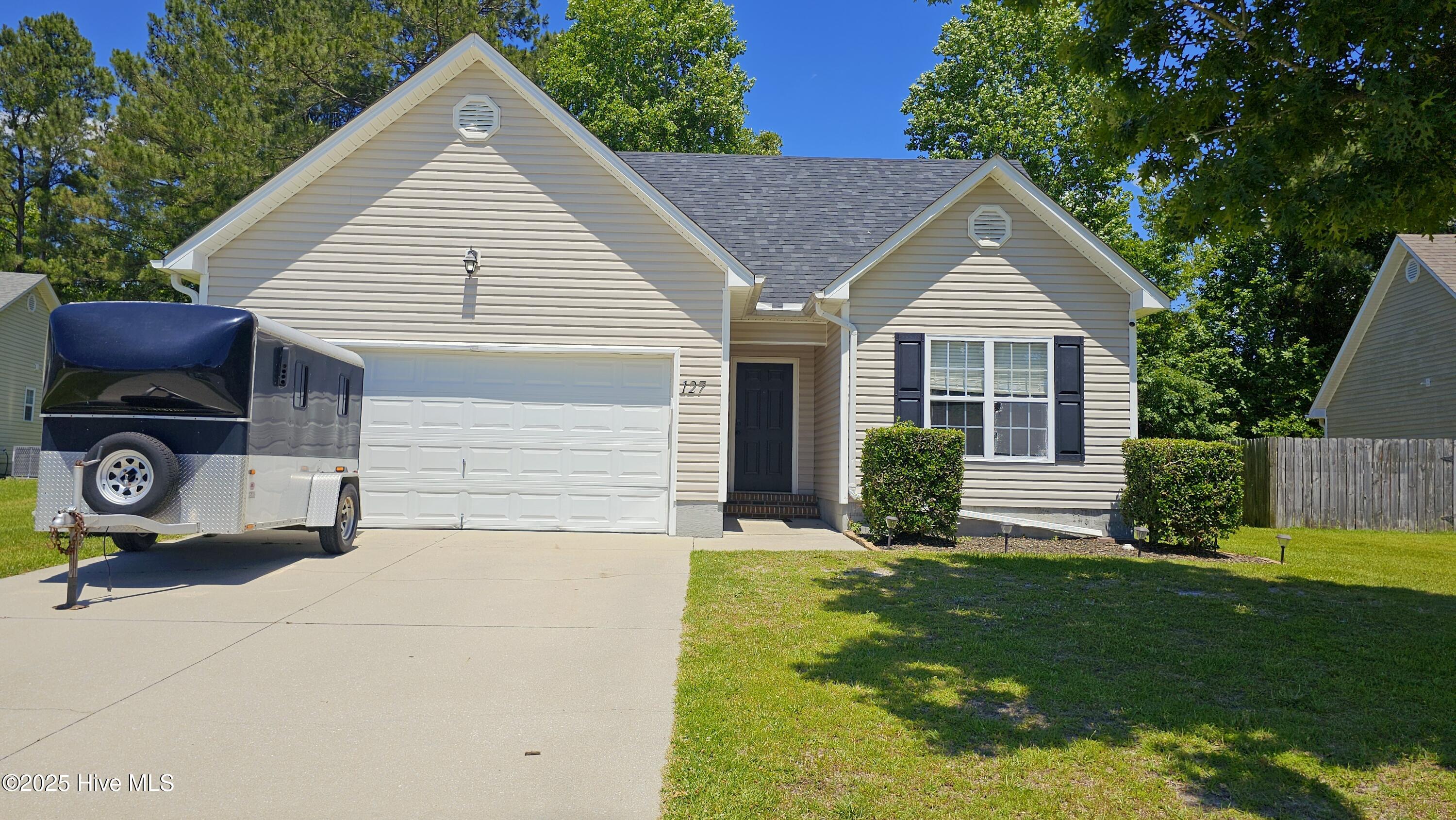127 Whiteleaf Drive Property Photo 1