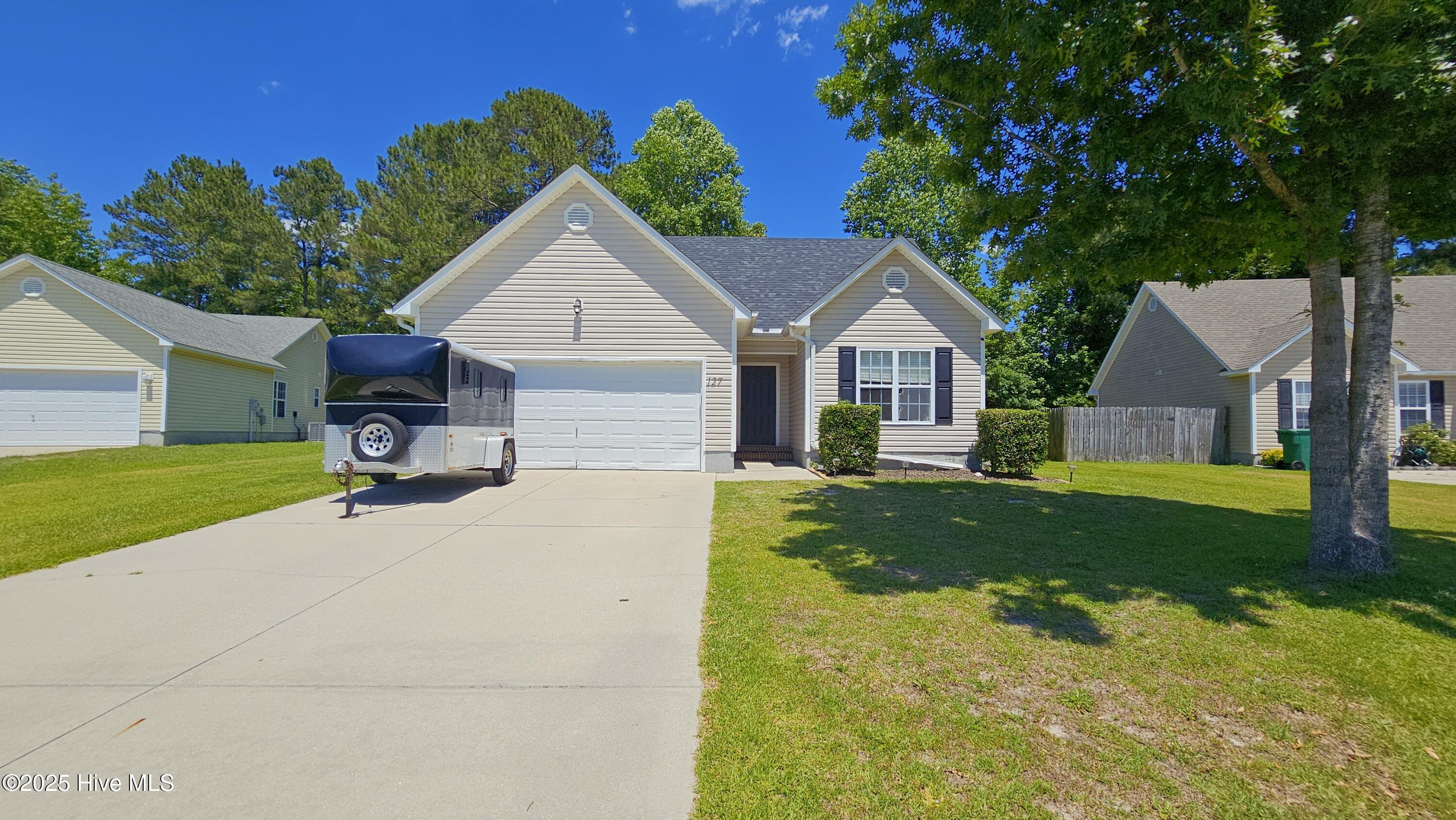 127 Whiteleaf Drive Property Photo 2