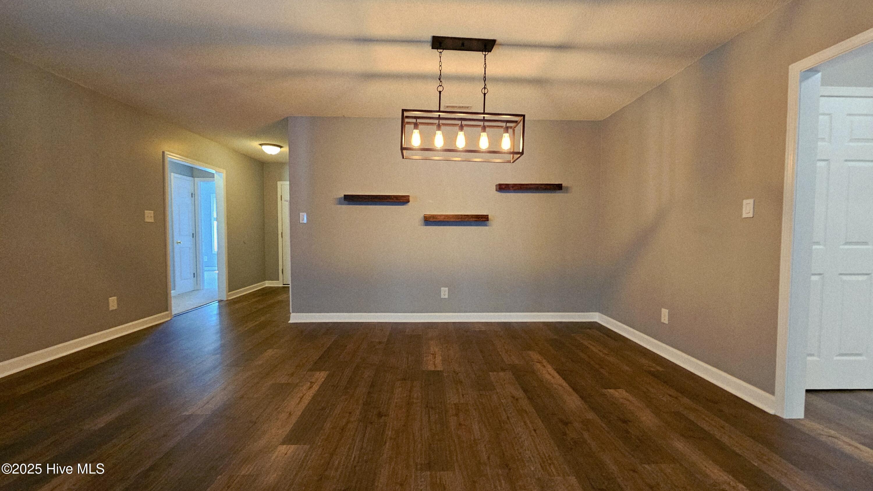 127 Whiteleaf Drive Property Photo 6