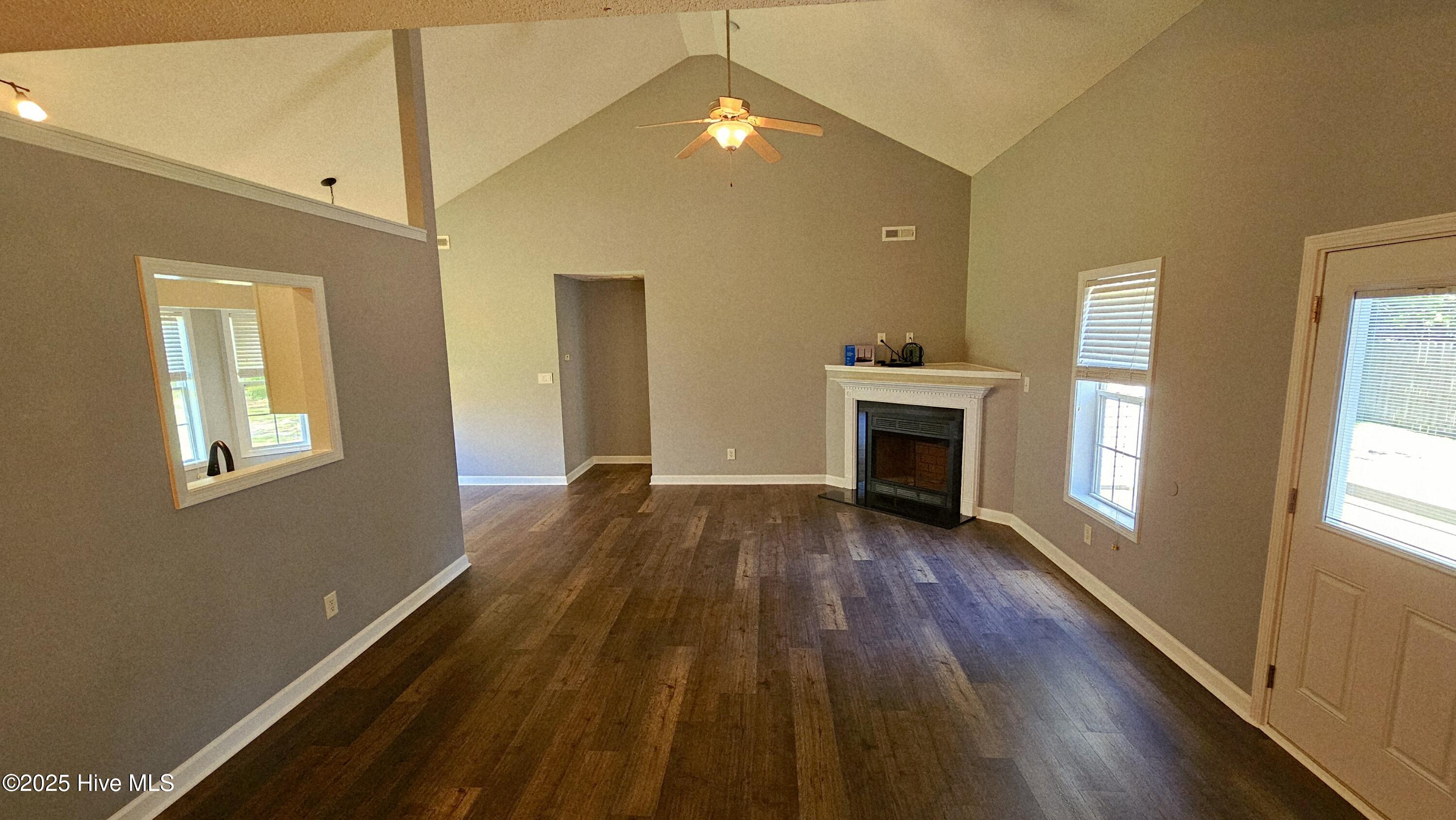 127 Whiteleaf Drive Property Photo 8