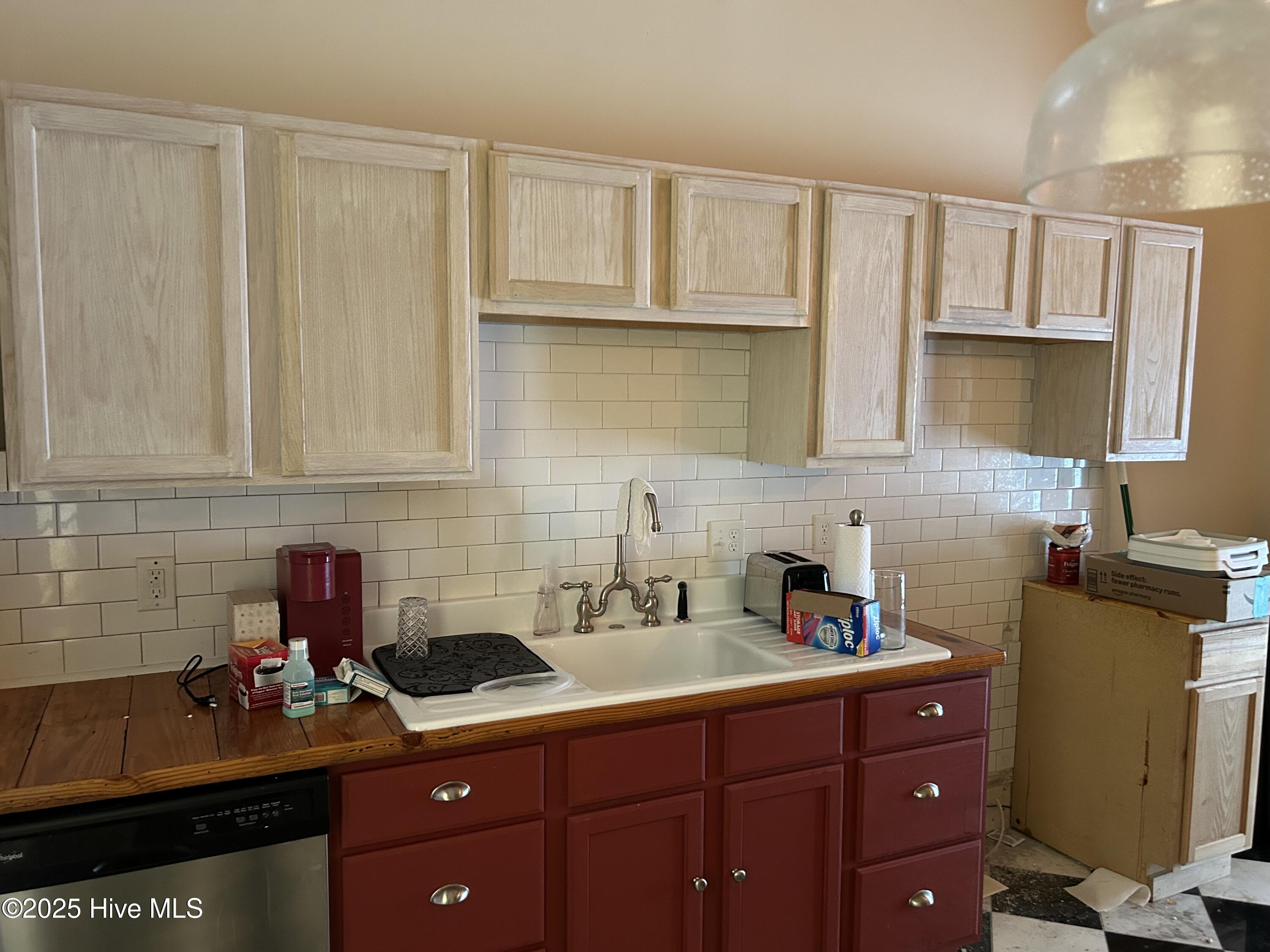 106 W Barrett Street Property Photo 4