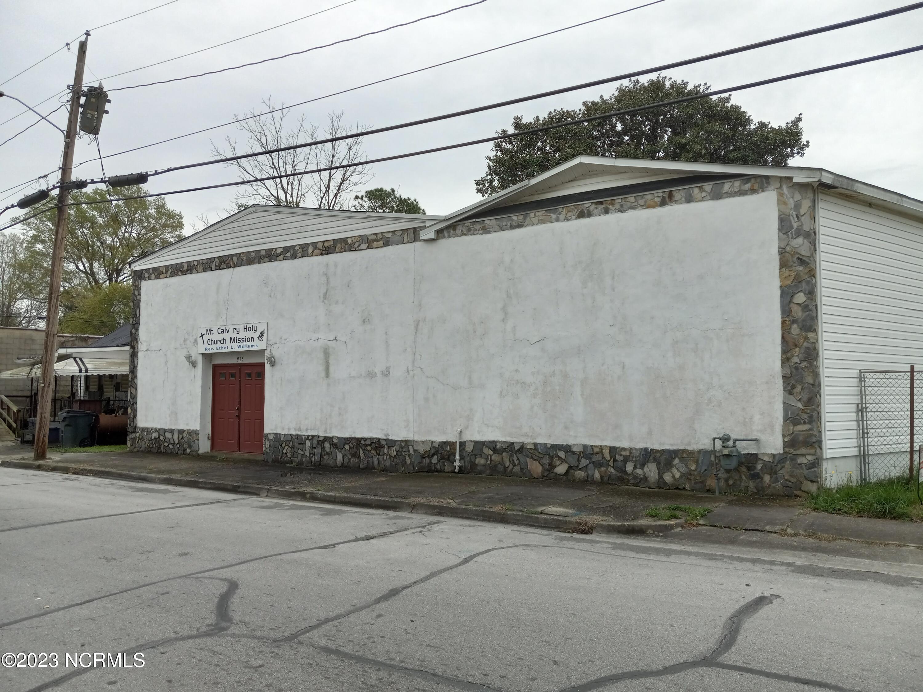 915 Tower Hill Road Property Photo 1