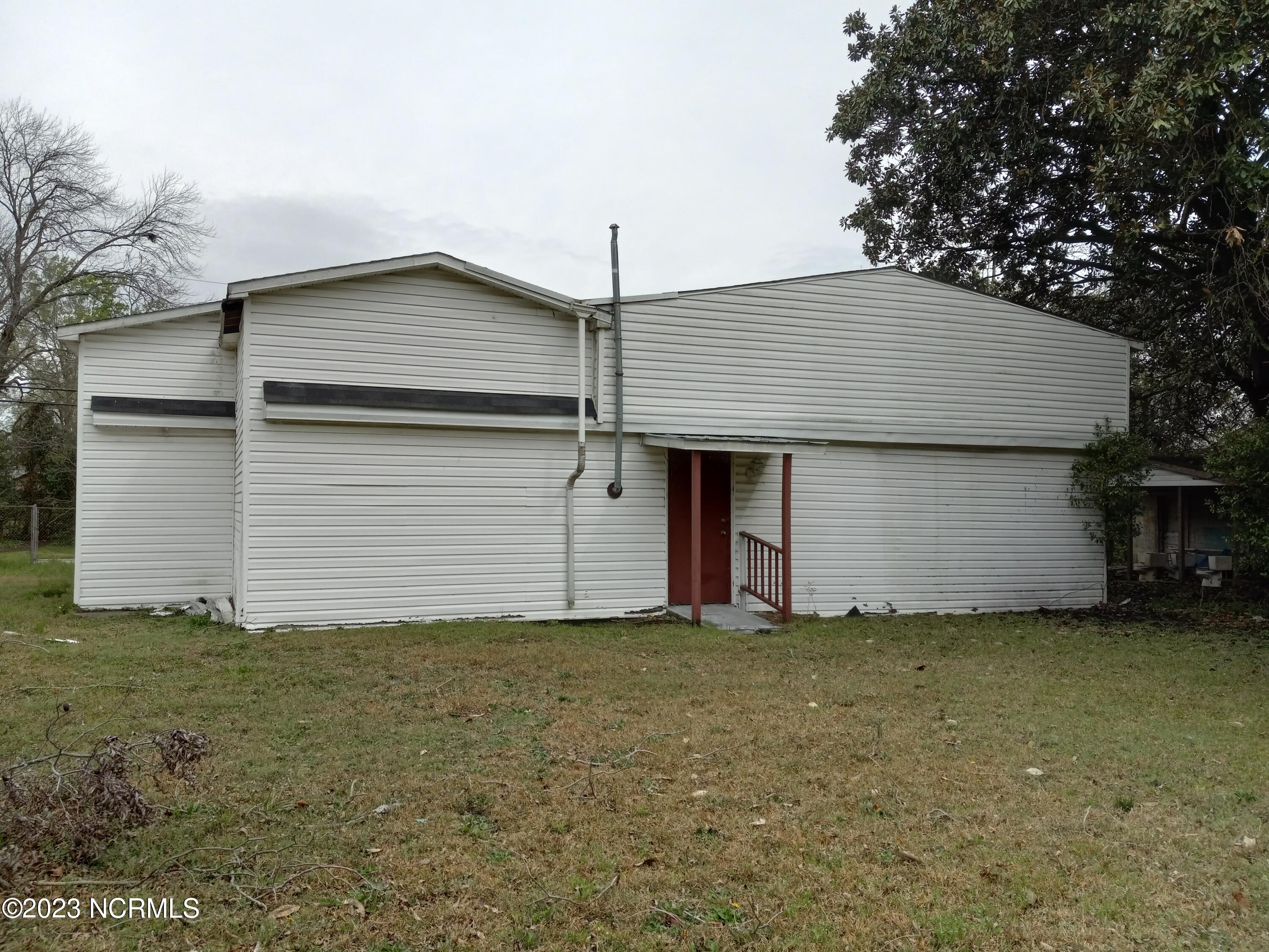915 Tower Hill Road Property Photo 3