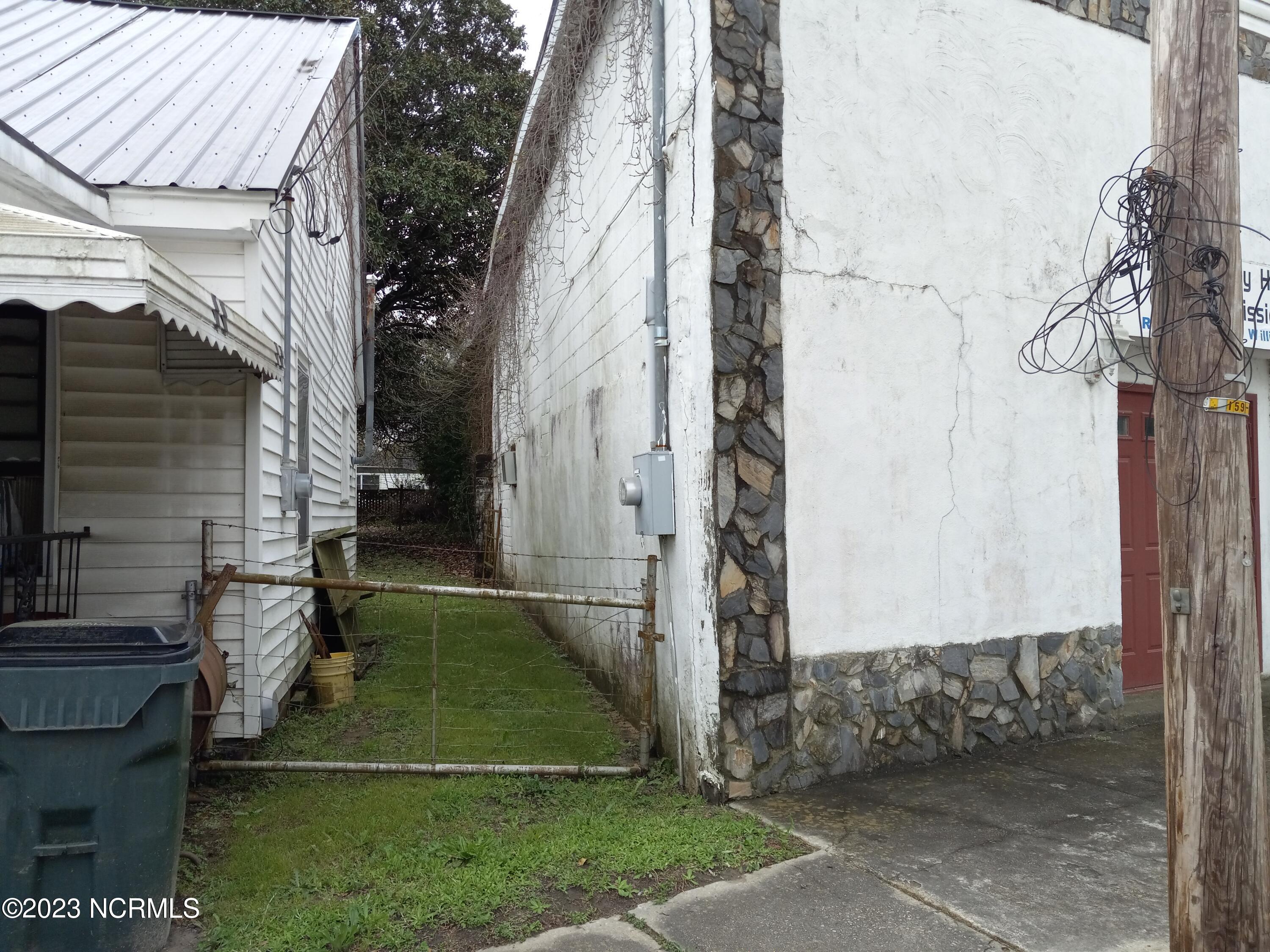 915 Tower Hill Road Property Photo 4