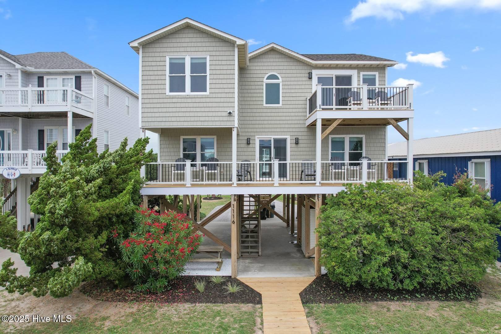 1116 E Beach Drive Property Photo 1