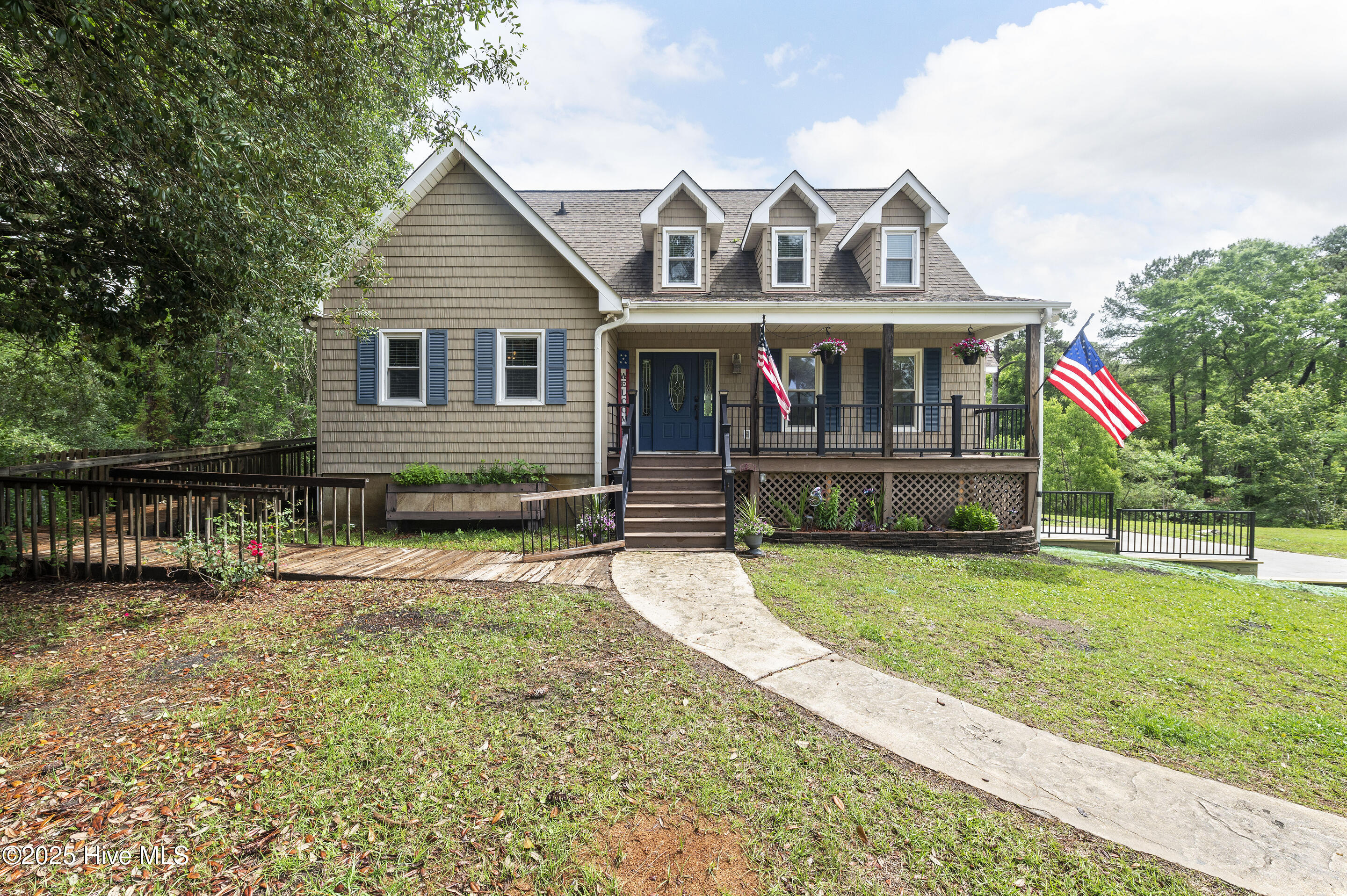 7130 River Road Property Photo 1
