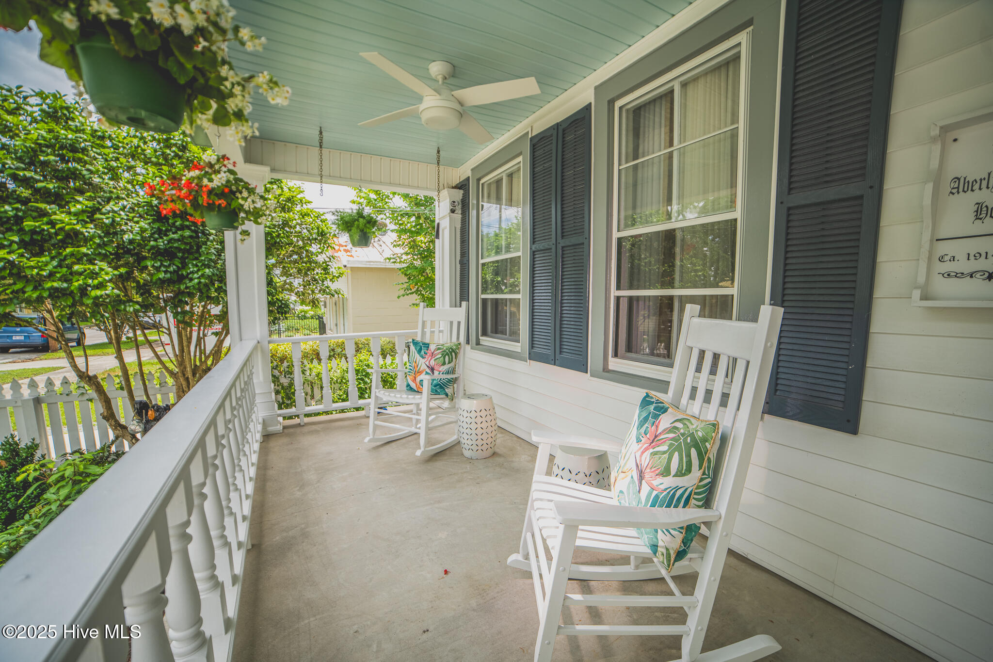 1309 N Pasteur Street Property Photo 3