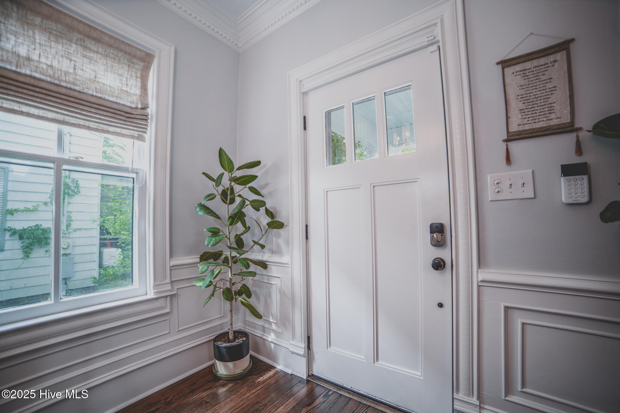 1309 N Pasteur Street Property Photo 9