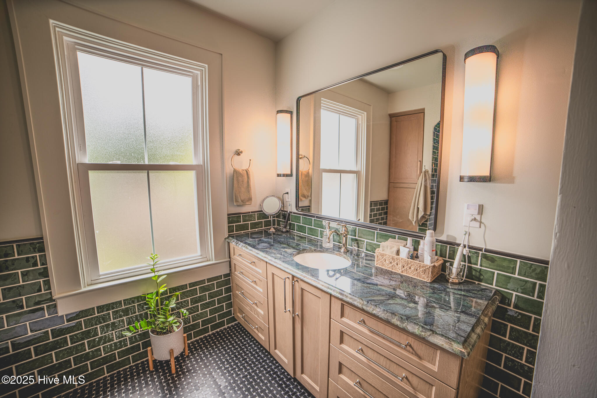 1309 N Pasteur Street Property Photo 37