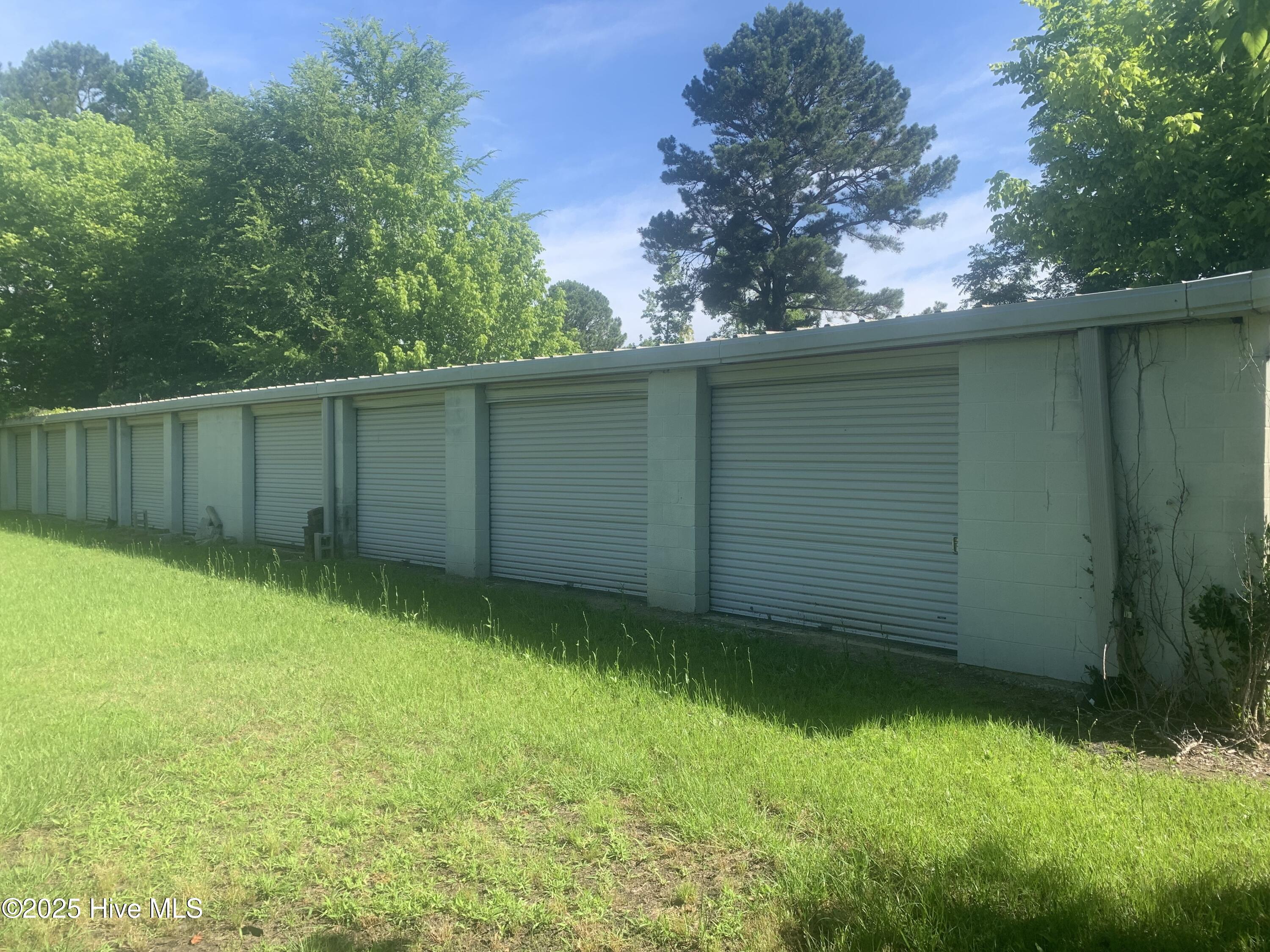 8880 Mill Branch Road Property Photo 1