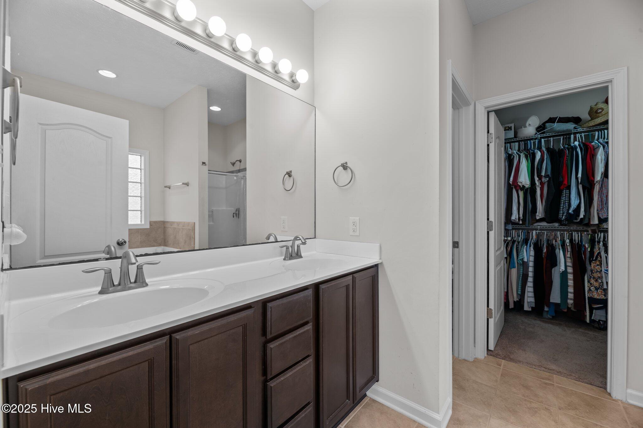 3412 Lefringhouse Lane Property Photo 11