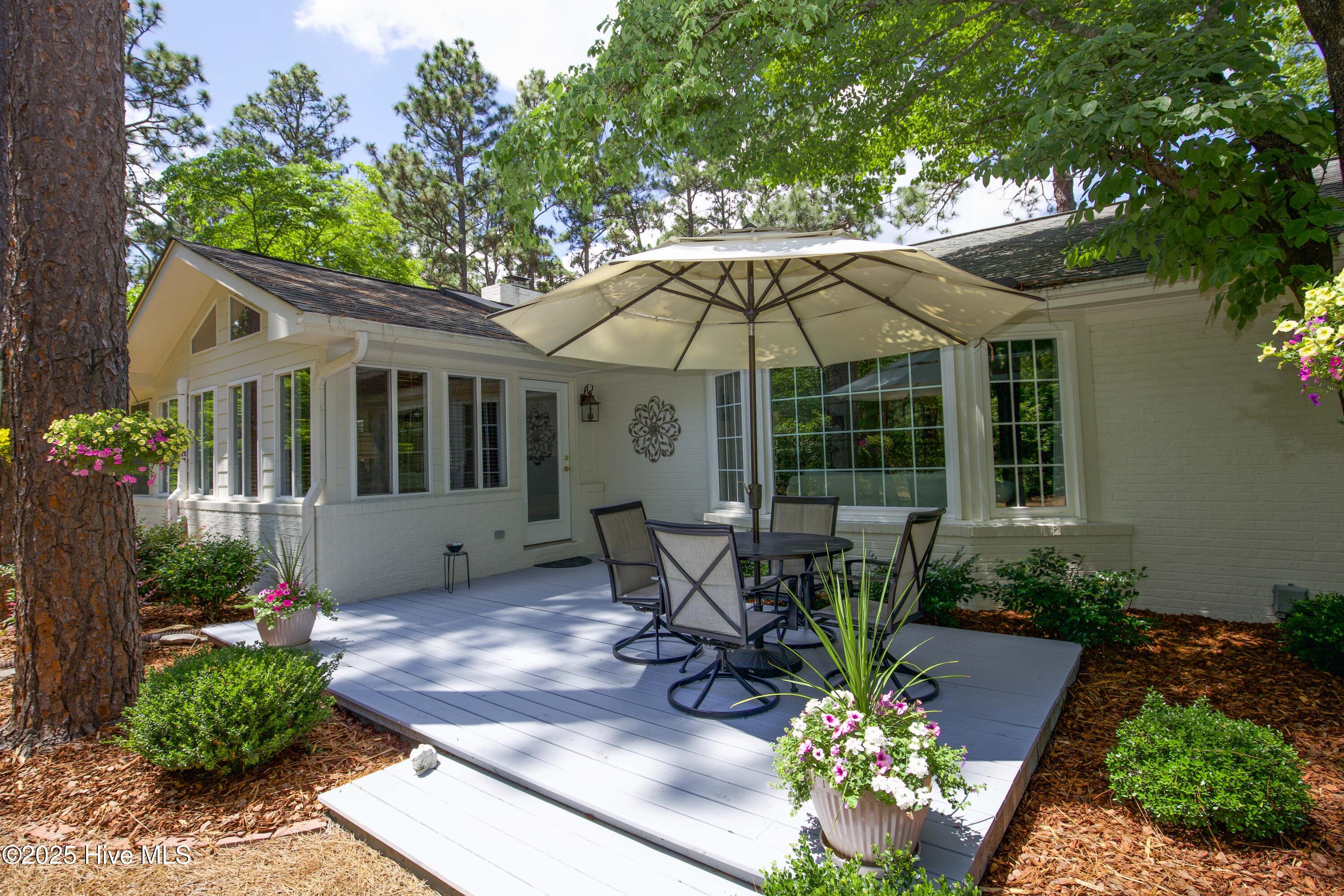 7 Saddle Place Property Photo 11