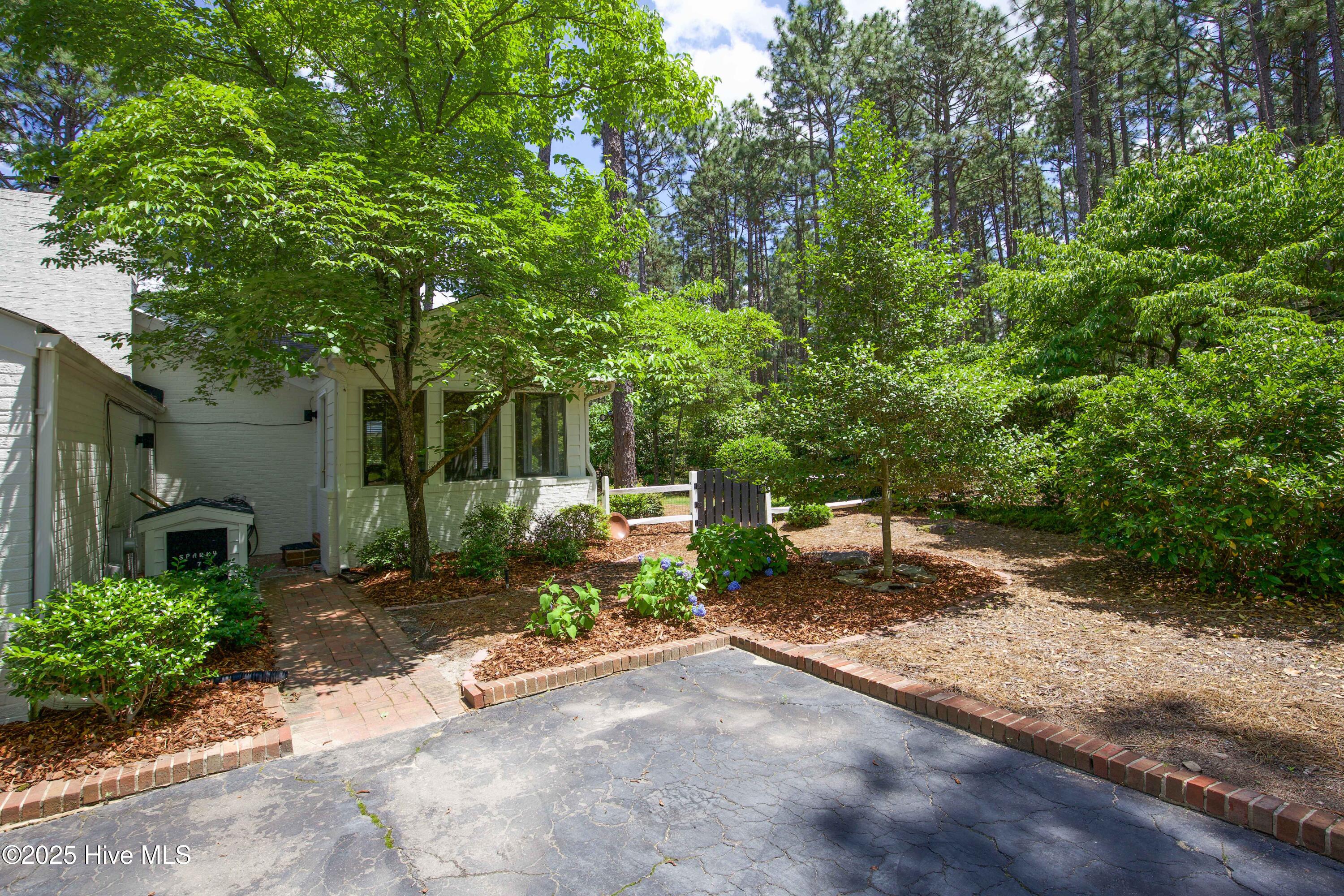 7 Saddle Place Property Photo 60