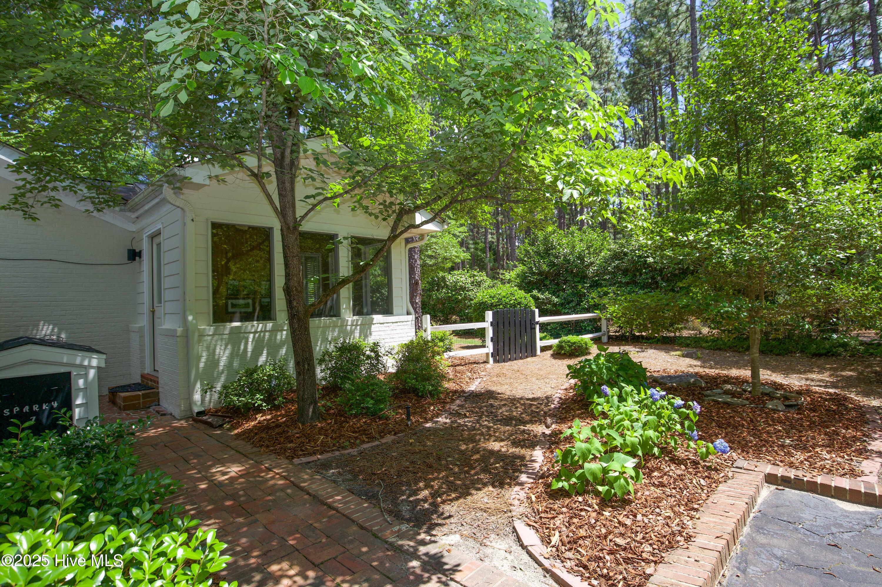 7 Saddle Place Property Photo 74