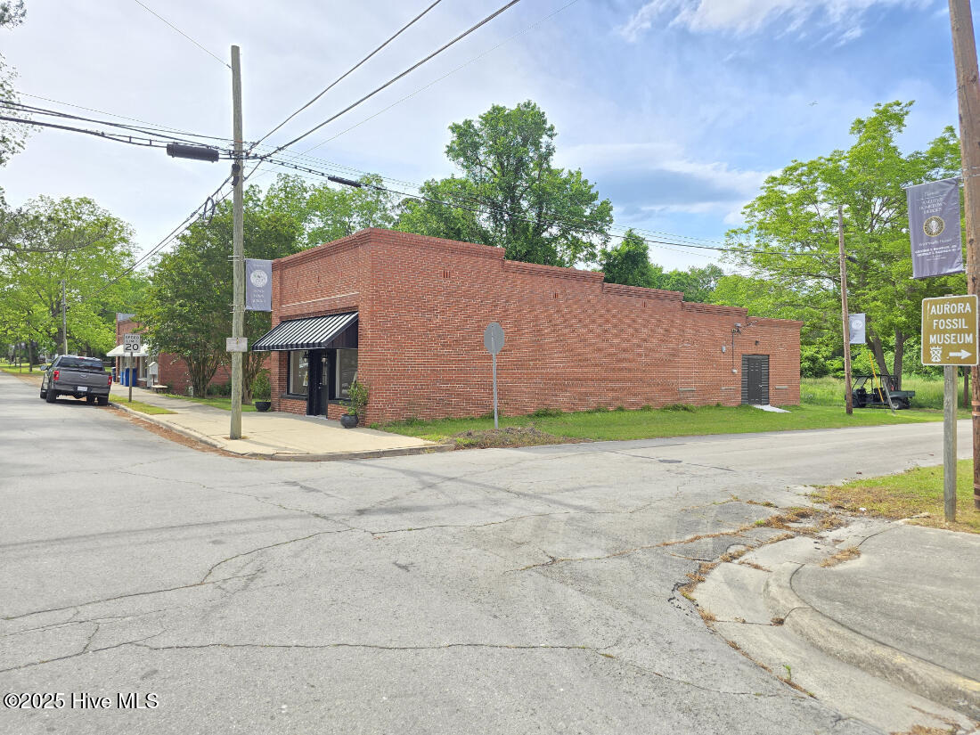 500 Main St Ex Street Property Photo 3