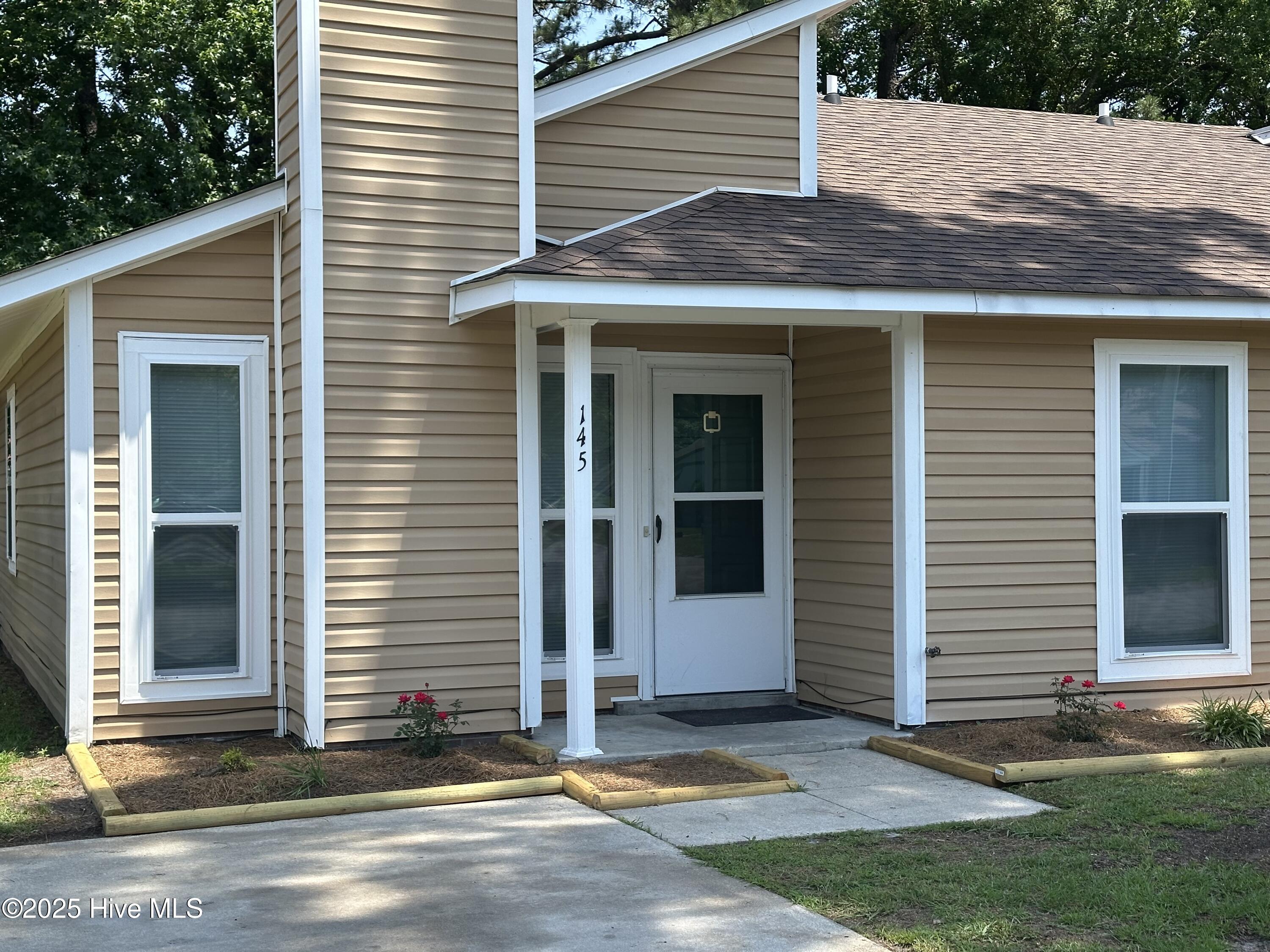 145 Village Circle Property Photo 1