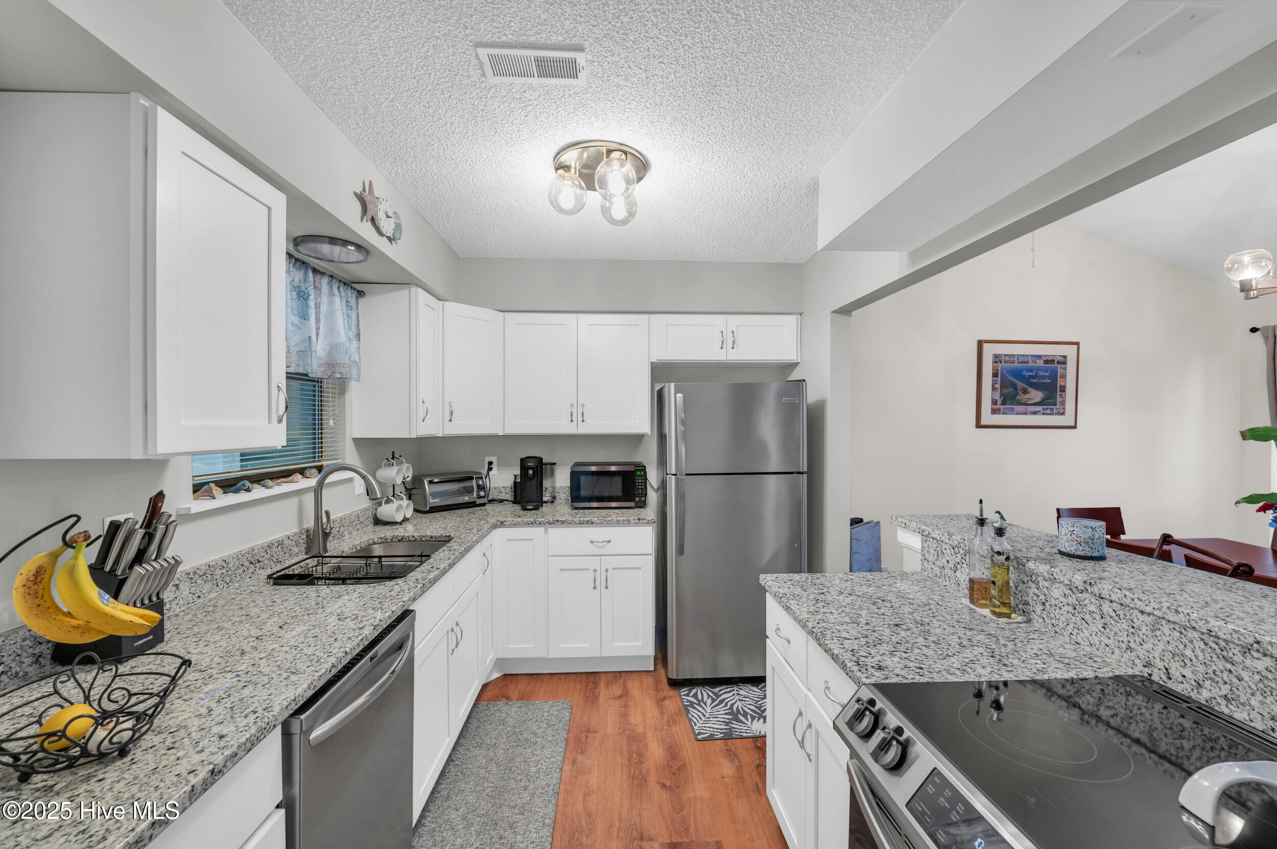 728 Azalea Drive 426 Property Photo 5