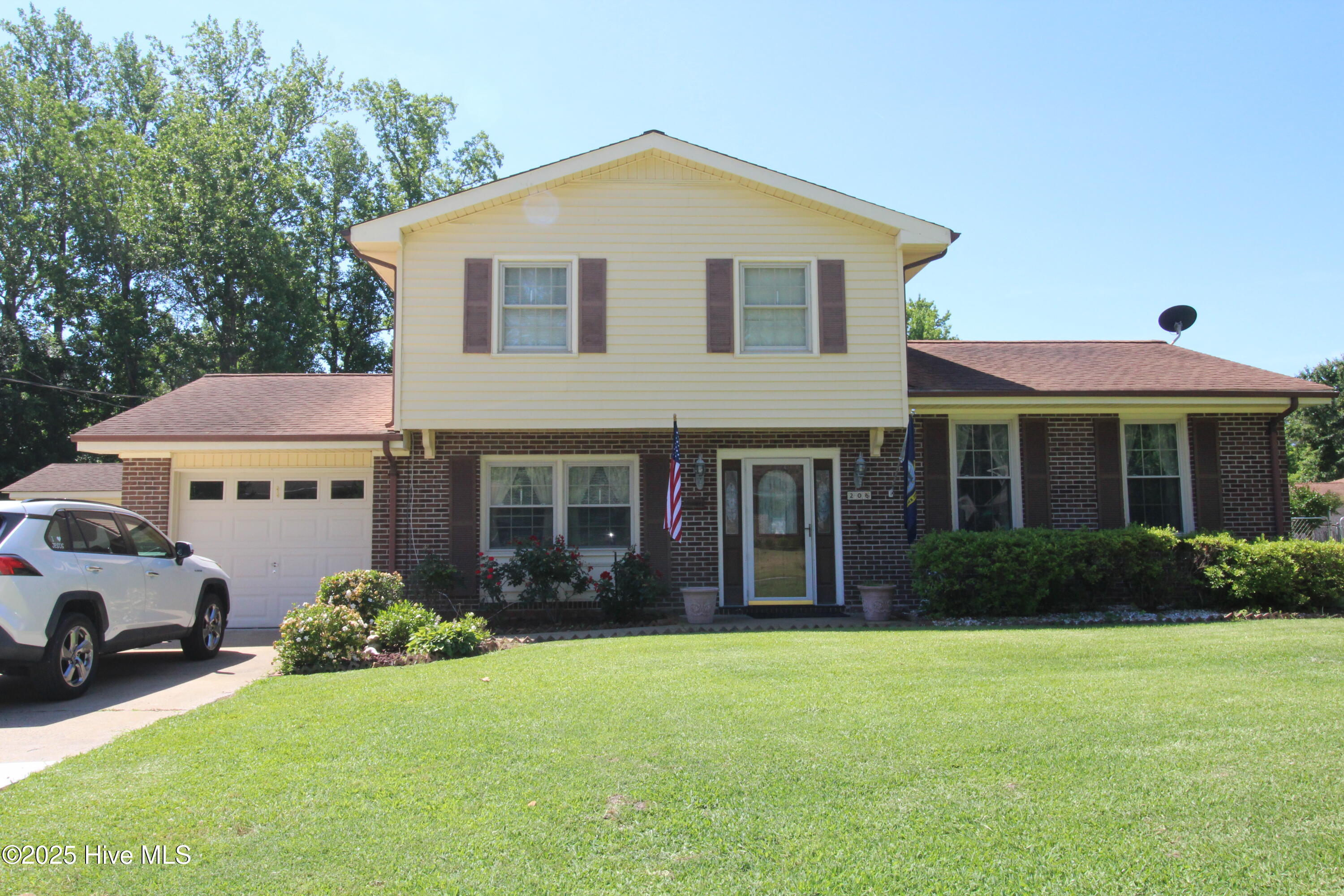 206 Stratford Road Property Photo 1