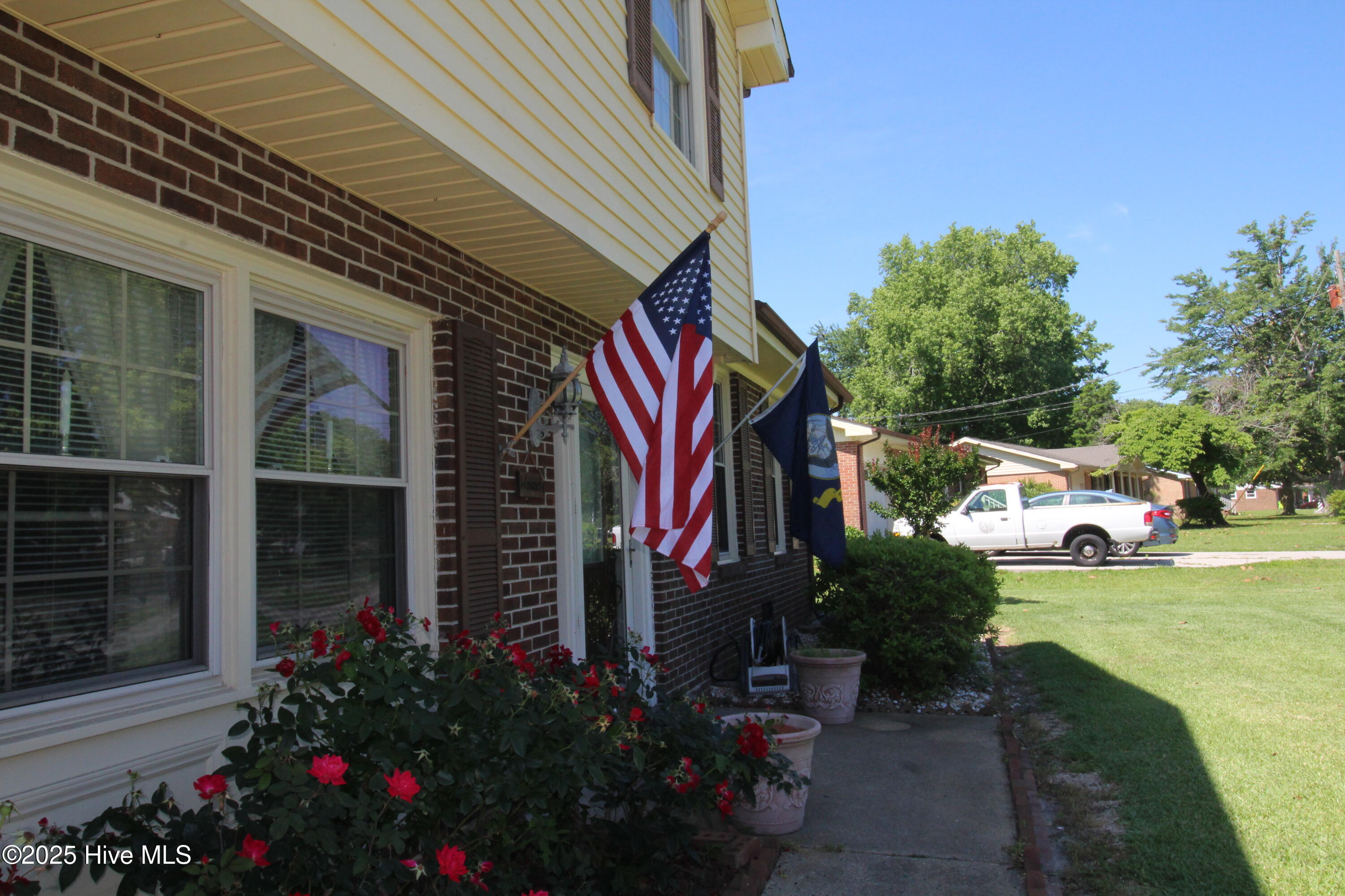 206 Stratford Road Property Photo 2