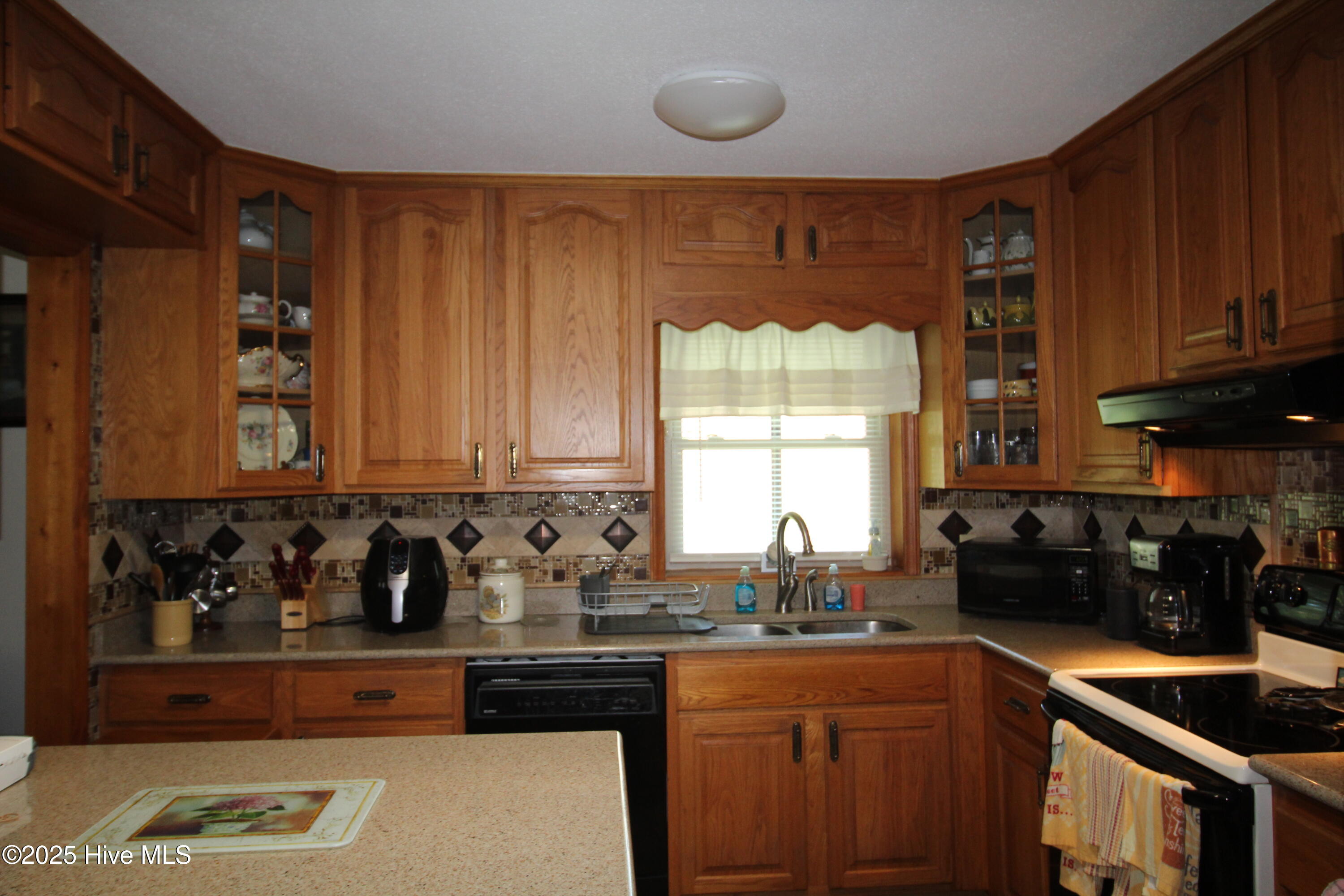 206 Stratford Road Property Photo 5