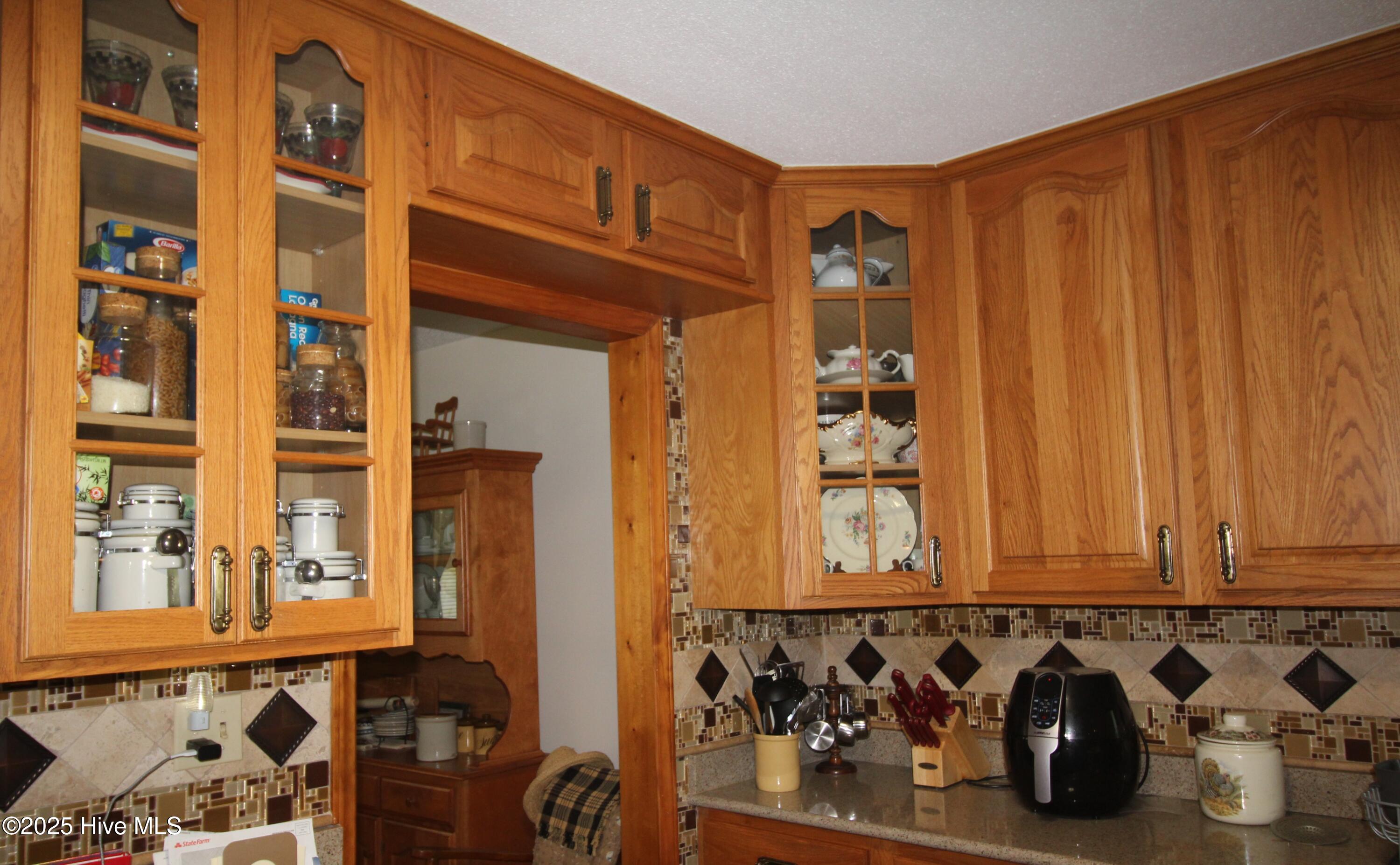 206 Stratford Road Property Photo 7