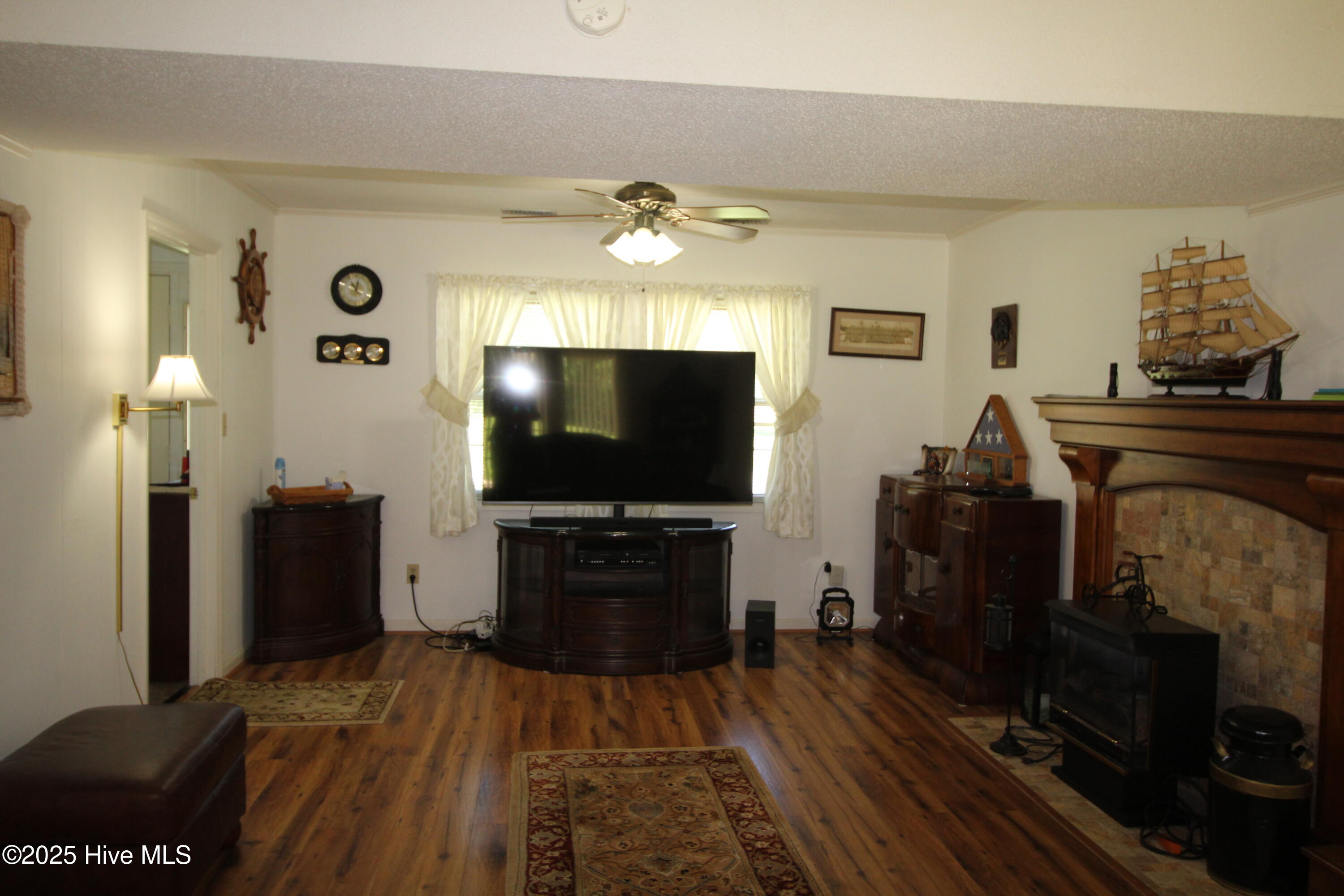 206 Stratford Road Property Photo 9