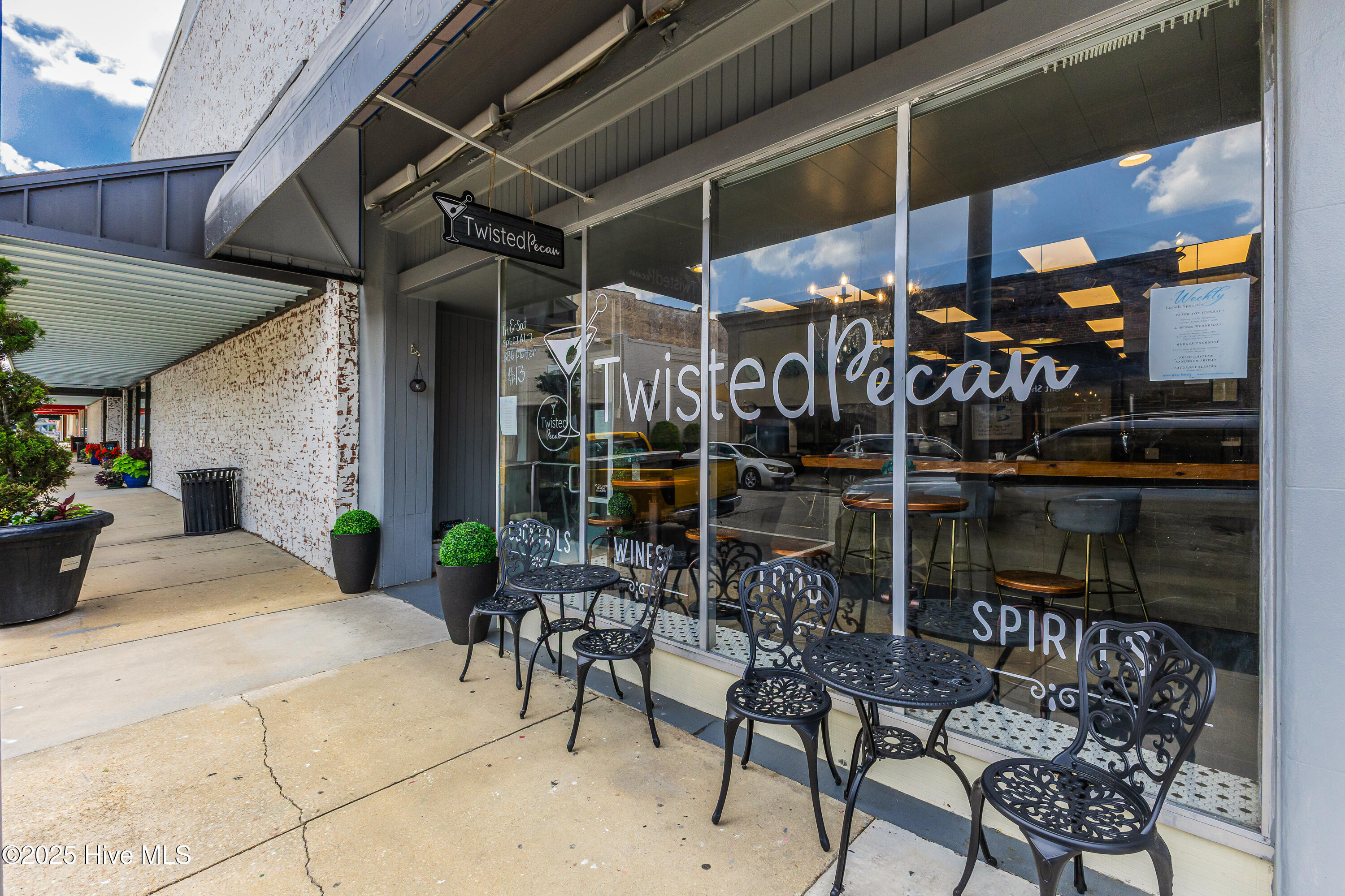 712 S Madison Street Property Photo 5