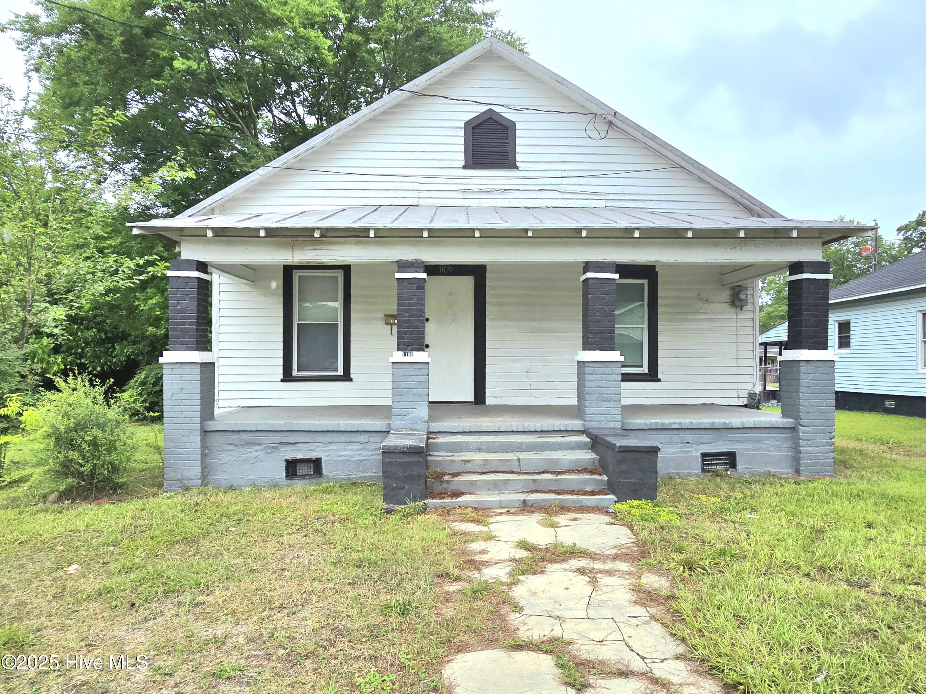 1109 N George Street