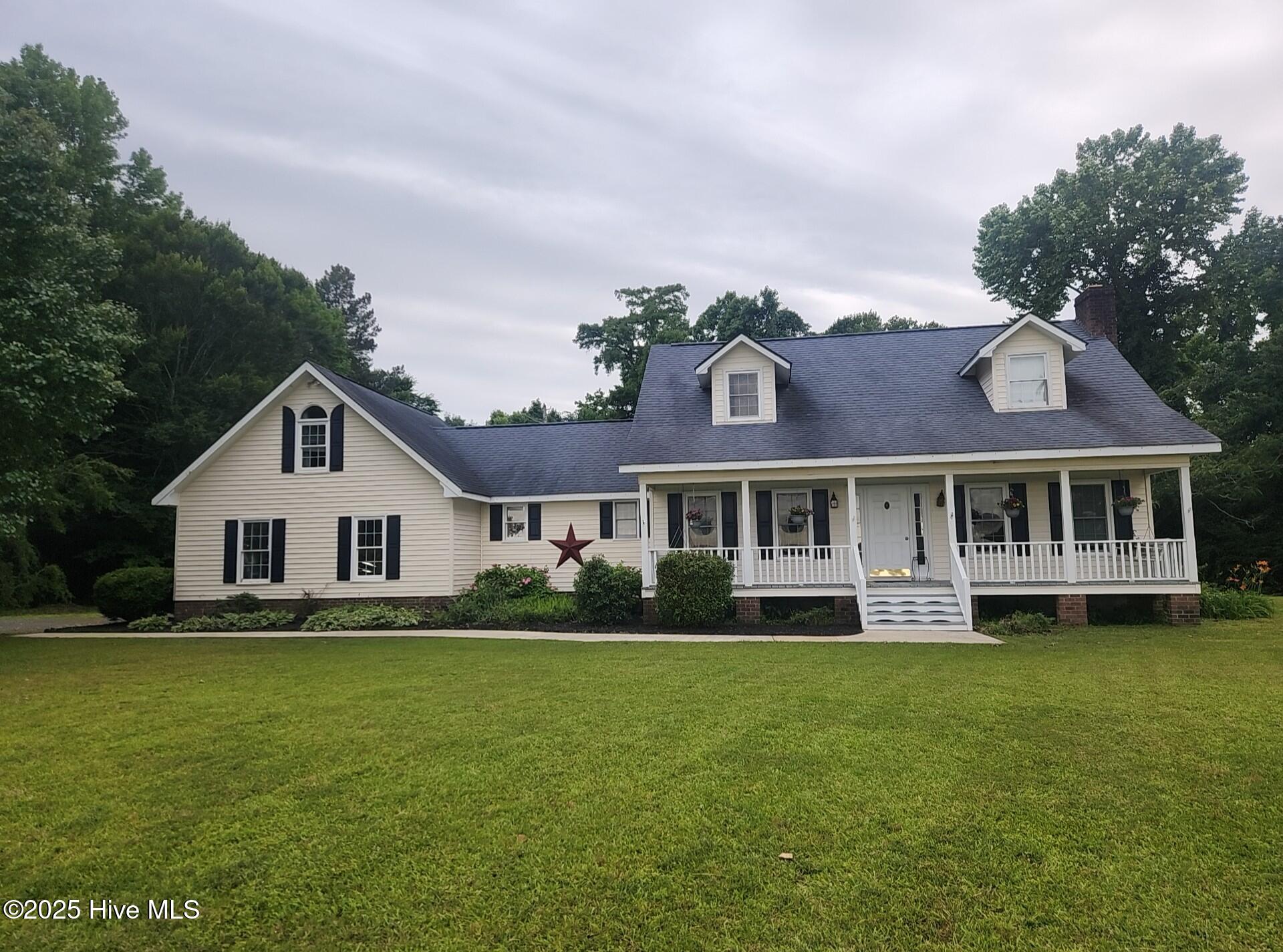 142 Thick Neck Road Property Photo 1