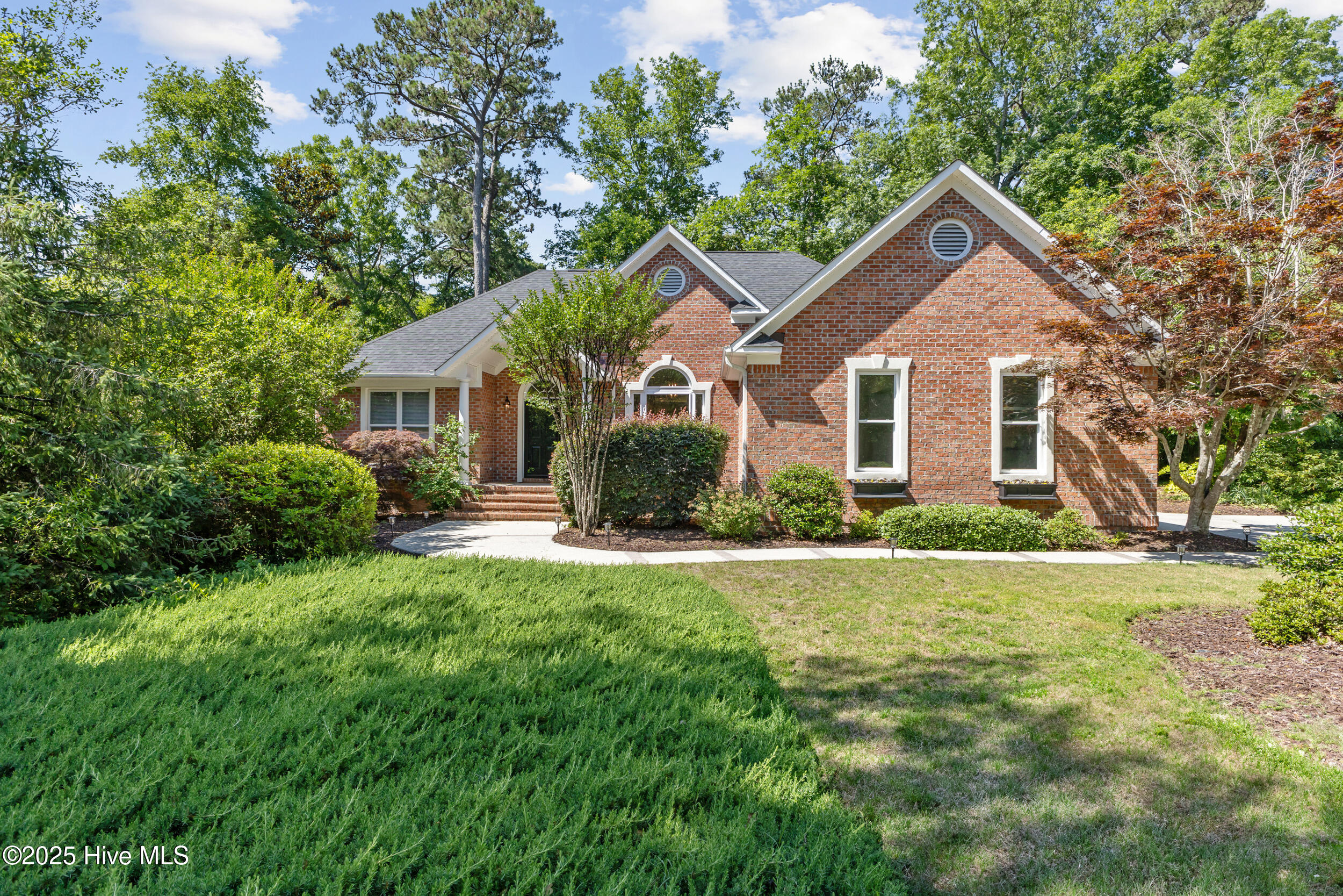 8807 Sawmill Creek Lane Property Photo 1