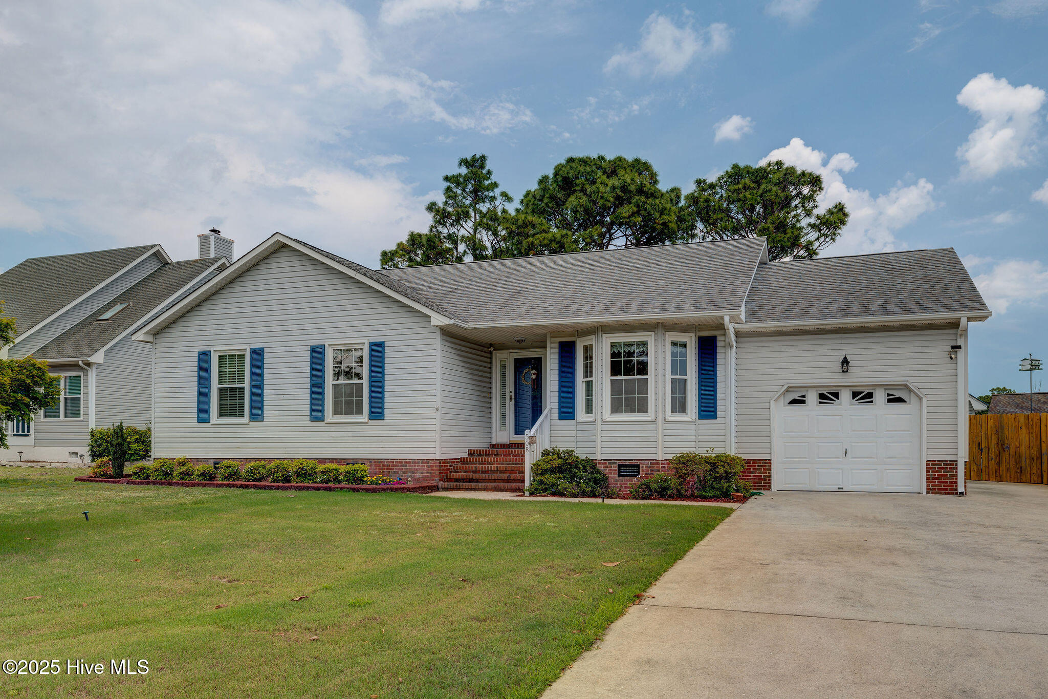 508 N Green Meadows Drive Property Photo 1
