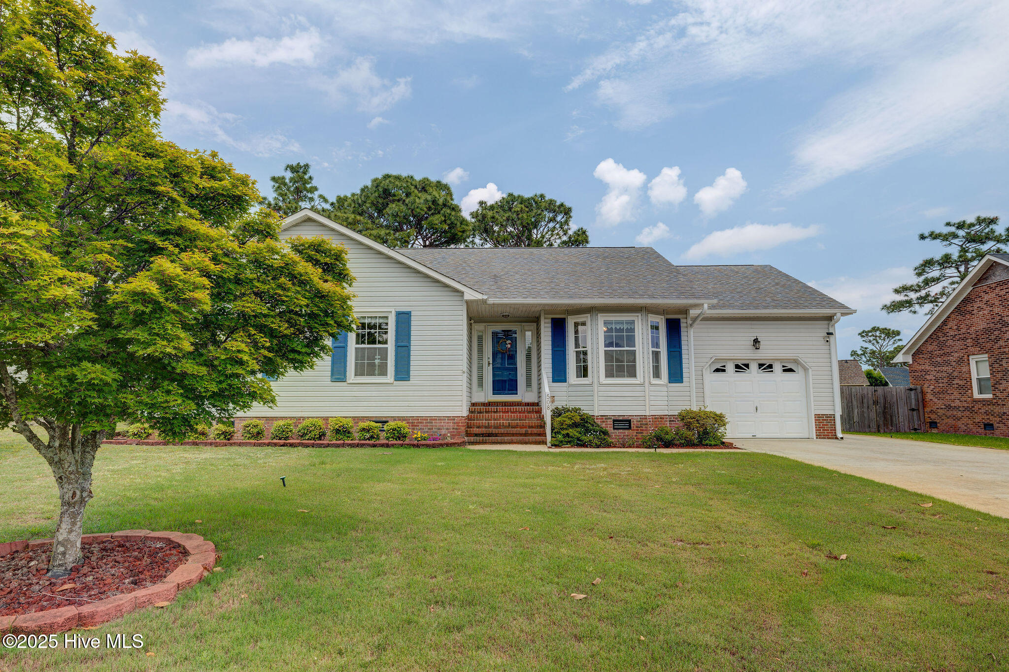 508 N Green Meadows Drive Property Photo 2