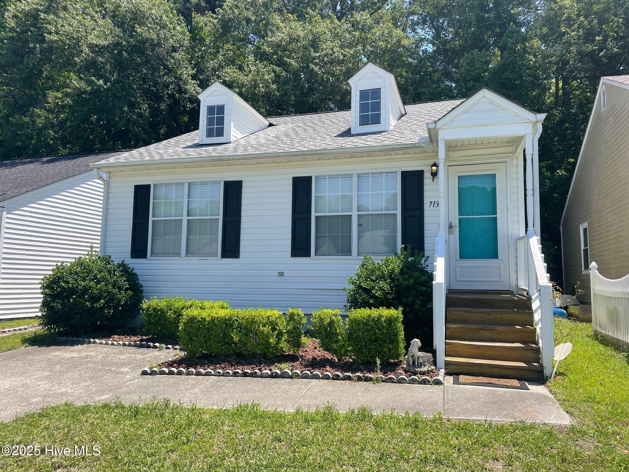 713 Varsity Drive Property Photo 1