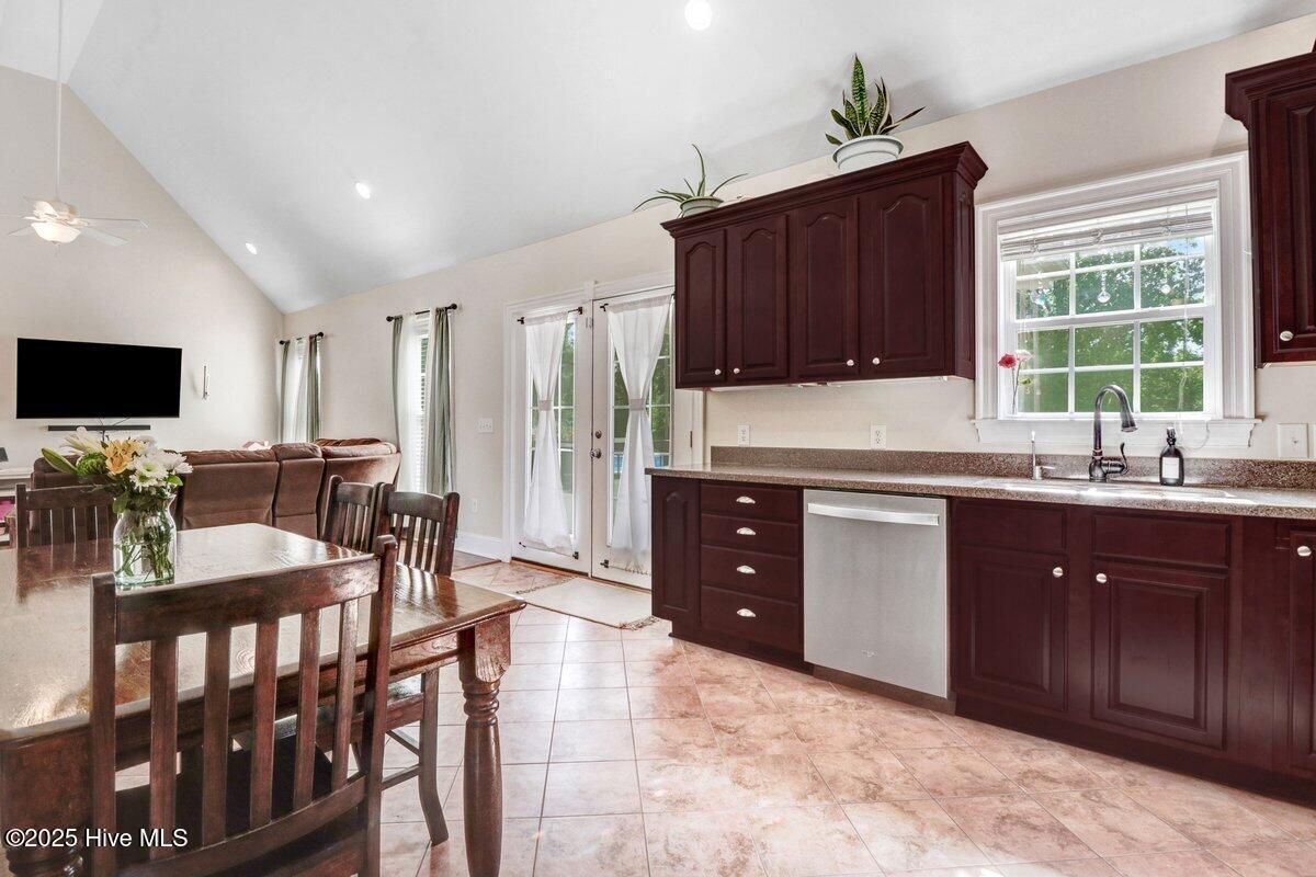1088 Beaver Creek Road Property Photo 10