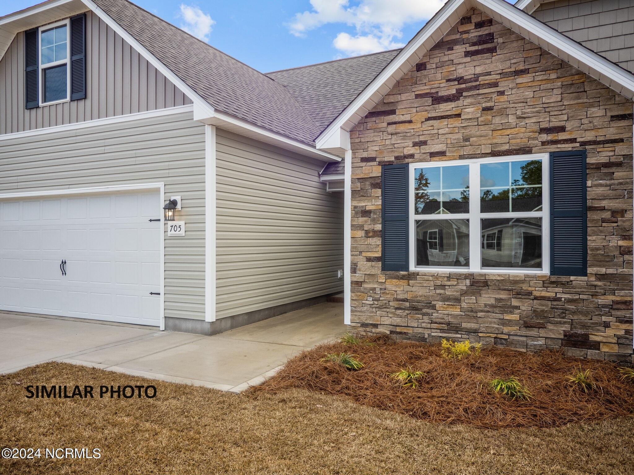 328 Cotton Hill Place Property Photo 2